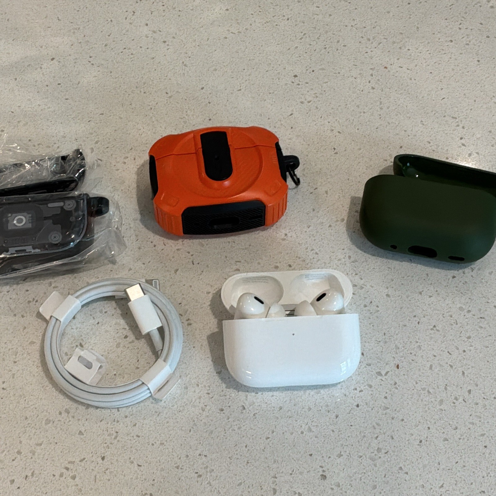 Apple AirPods Pro (2nd Gen) Wireless In-Ear Earbuds w/ MagSafe Case, White