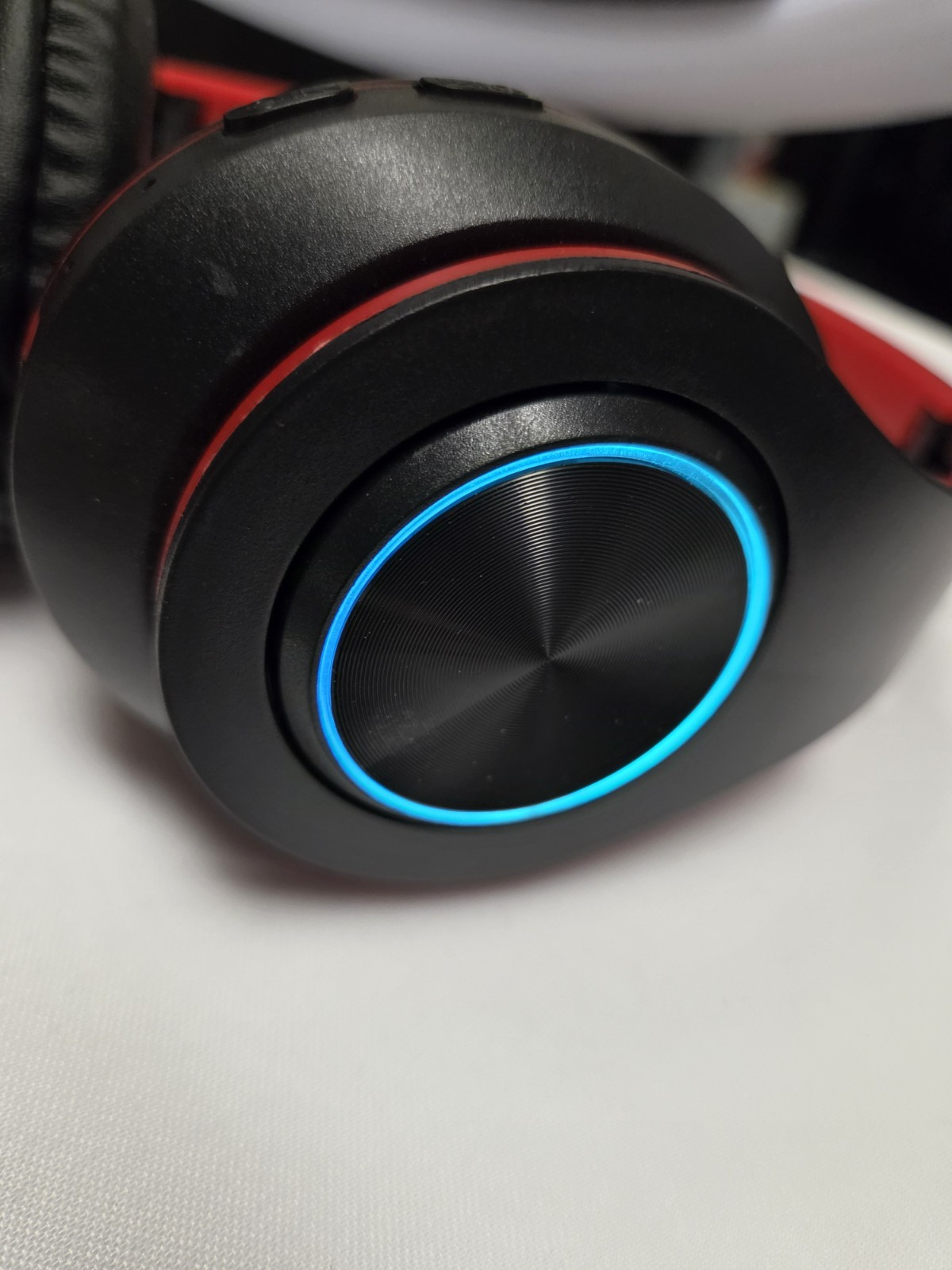 B39 Bluetooth Headset Wireless Hi-Fi Lights Over-Ear Headphones Red Black