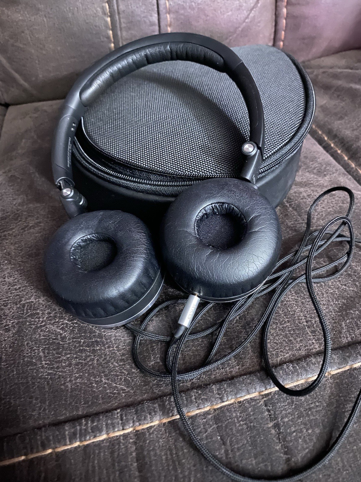 AKG K490NC High-Res Noise Cancelling Headphones With All Cables – Includes Bags