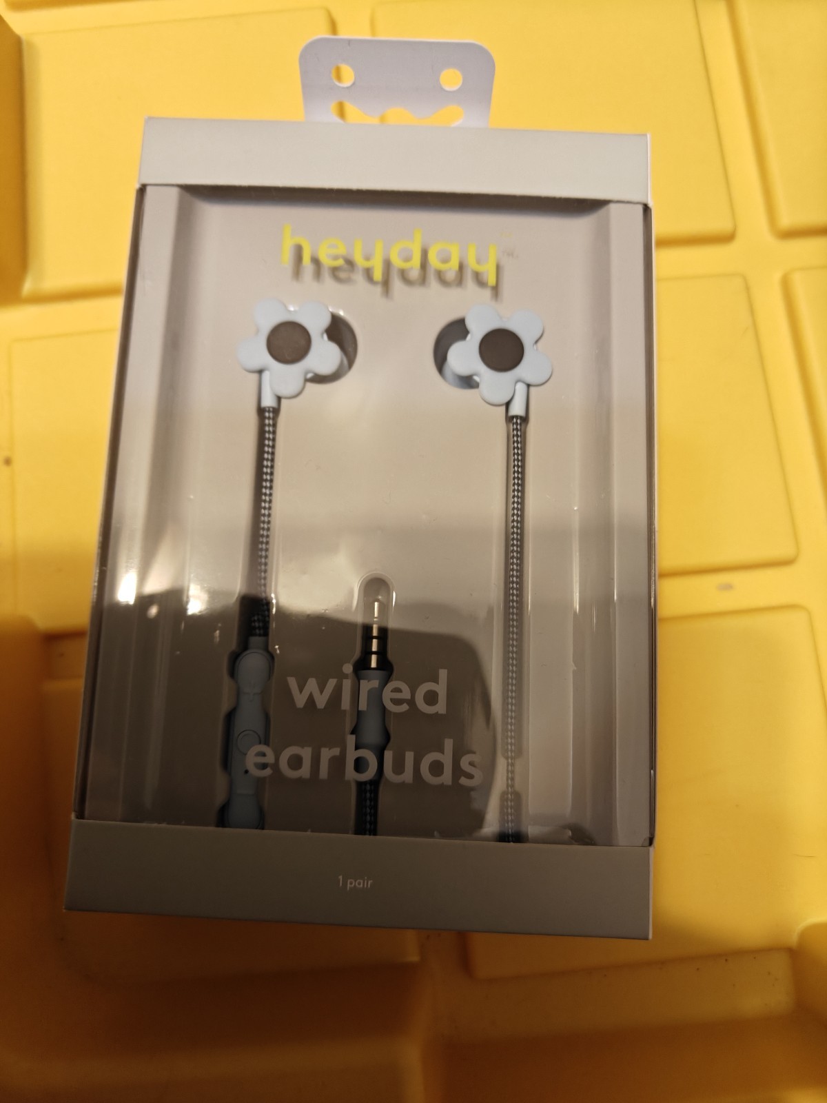 YH4- Lot Of 3 Heyday Wired Earbuds w/ Microphone 3.5mm Aux Jack Headphones