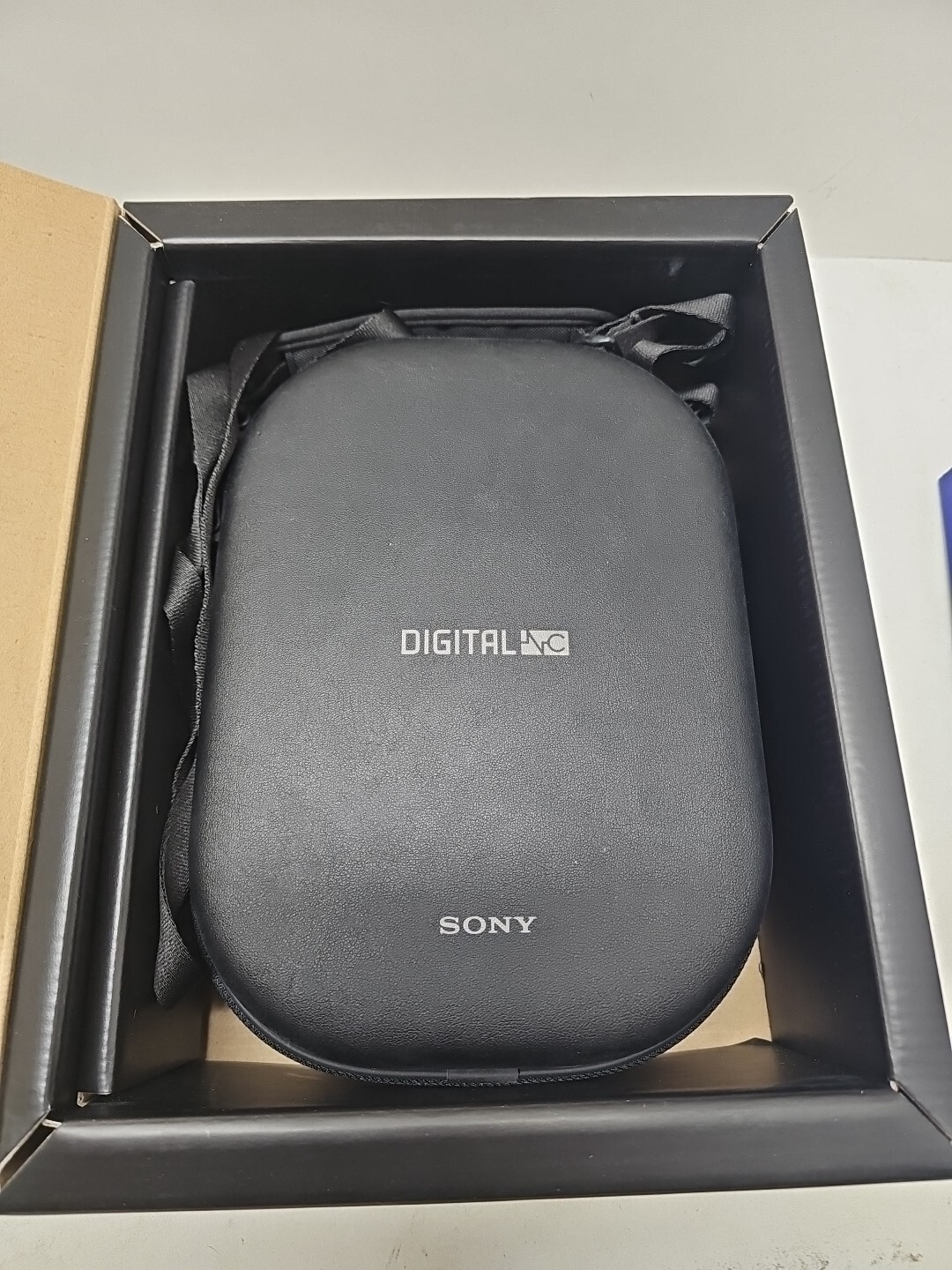 Sony Brand NEW MDR-NC500D Digital Noise Canceling Headphone (Black) (C)