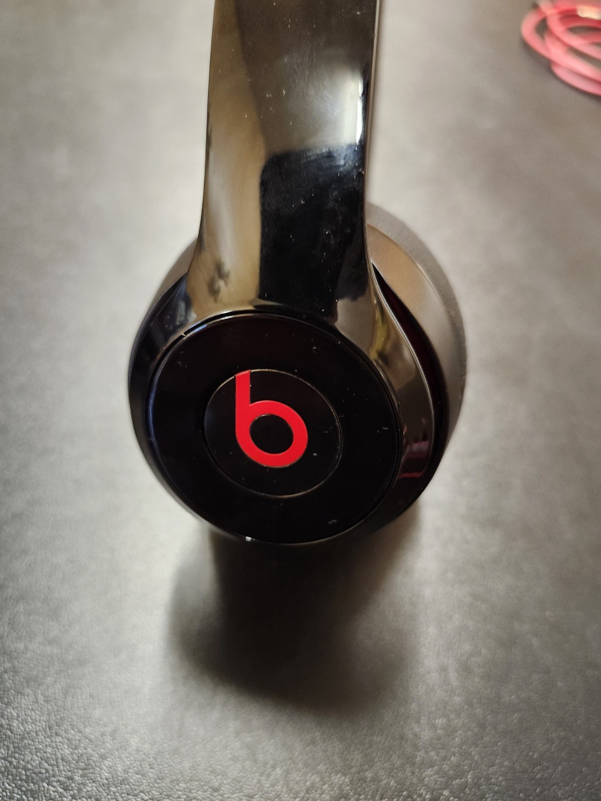 Black & Red Wireless Solo Beats with hard and soft Case