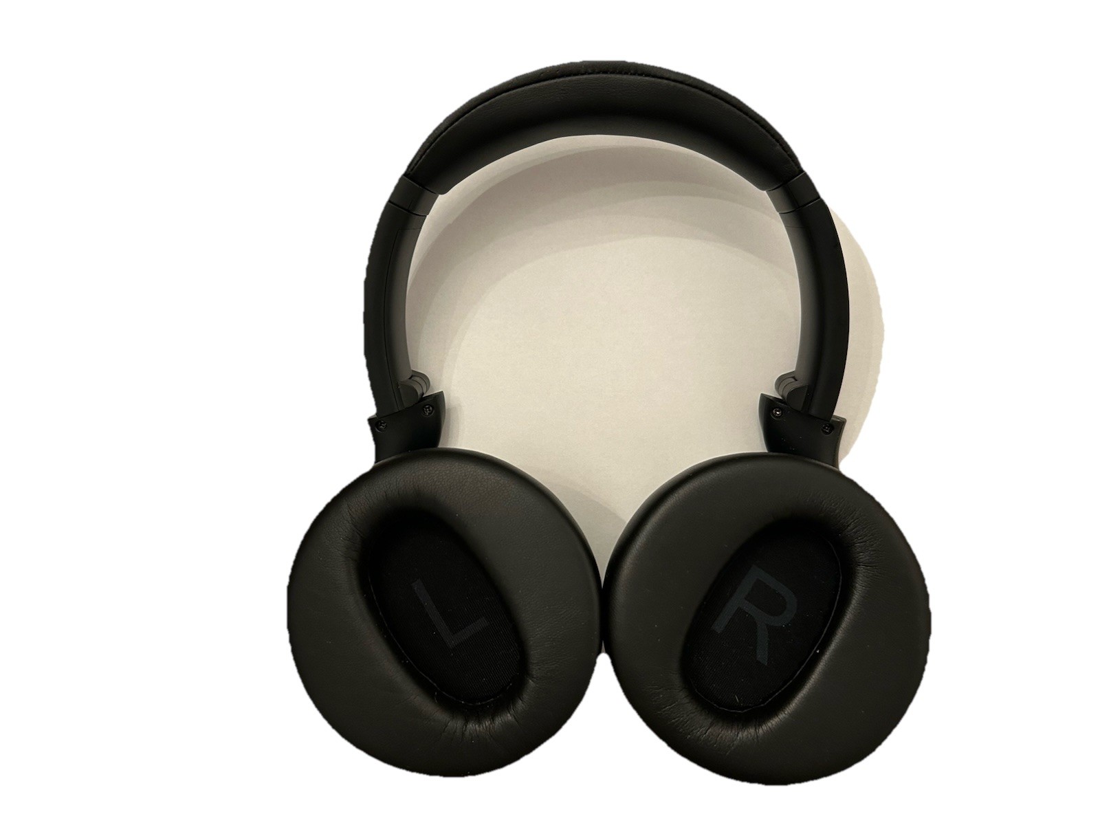 Wyze Noise-Canceling Headphones WNCH1 – ANC, Bluetooth, Soft Case, Cables