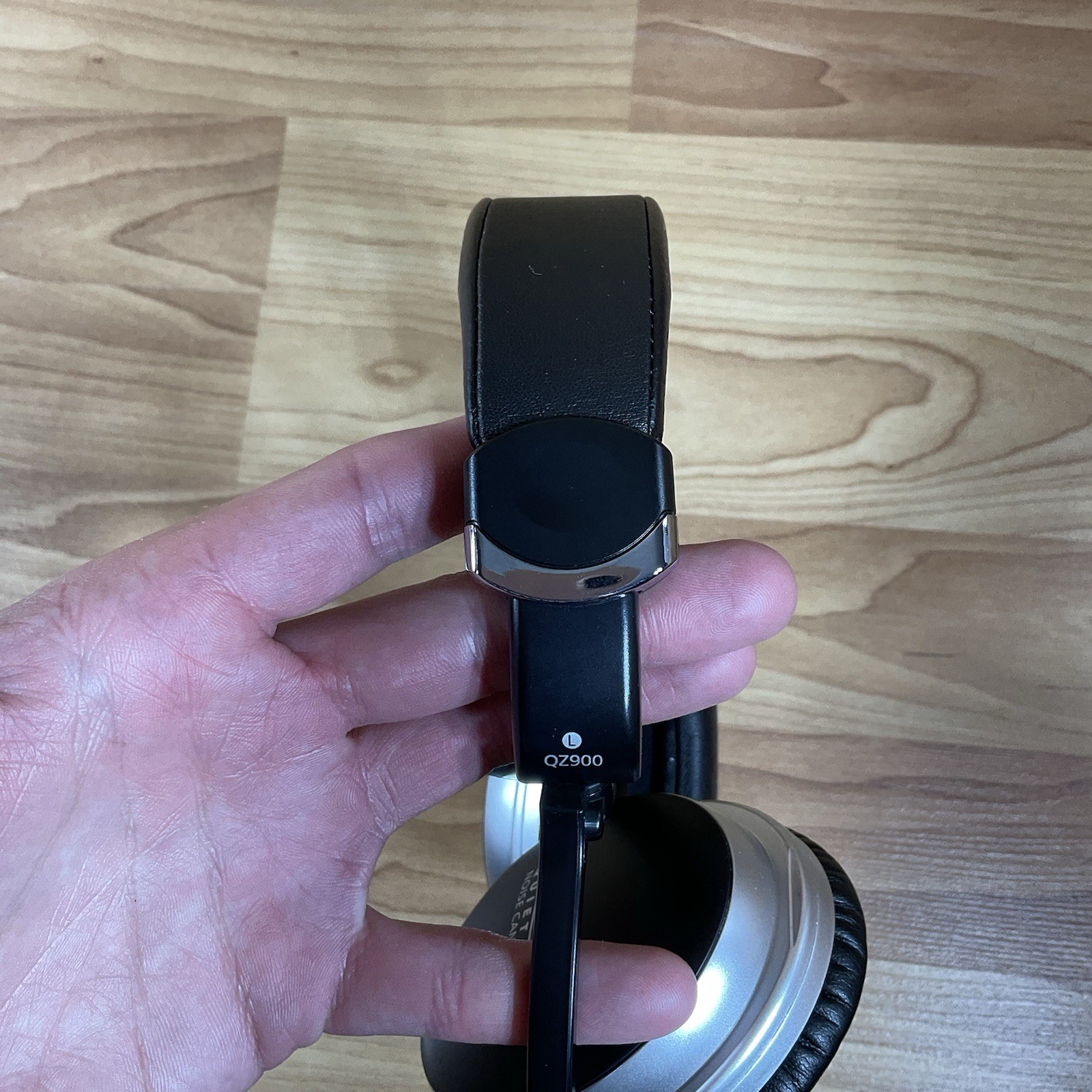 Koss QZ900 Noise Cancelling Over-Ear Headphones with Cable Case Tested Working