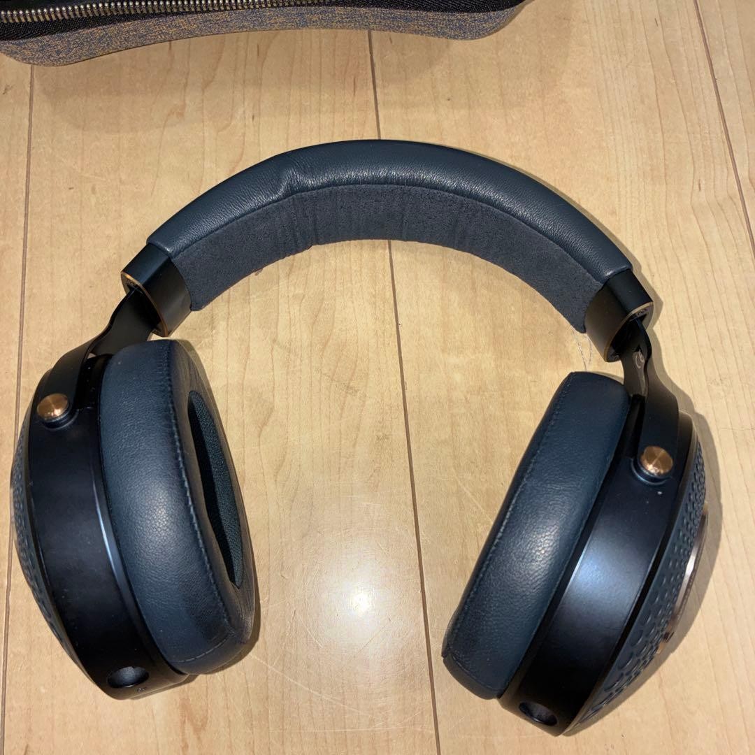 Focal Celestee Closed Back Hi-Fi Over-Ear Headphones 40mm 35 Ohm France