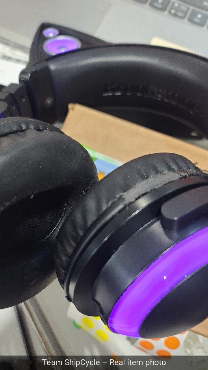 U24418 Brookstone AXENT WEAR Cat Ear Headphones PURPLE LED Wired G3D