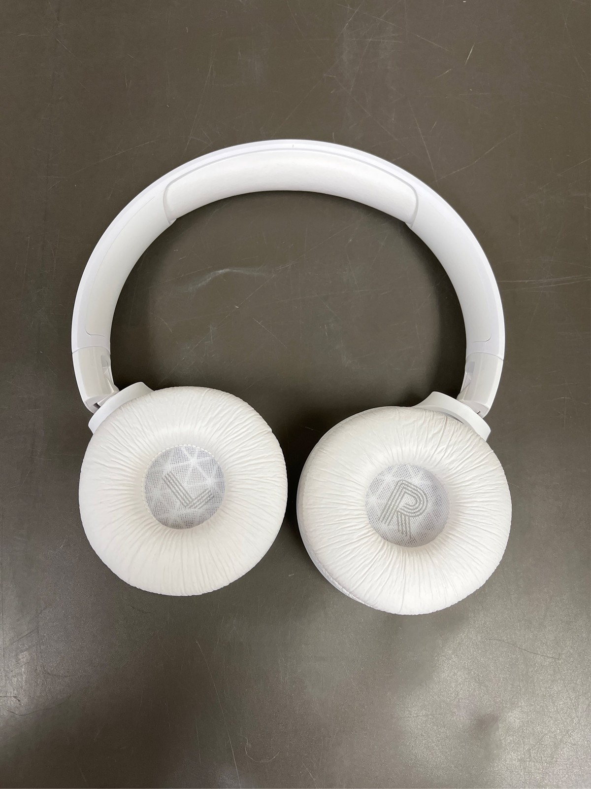 White JBL Tune 520BT Bluetooth Wireless On-Ear Headphones