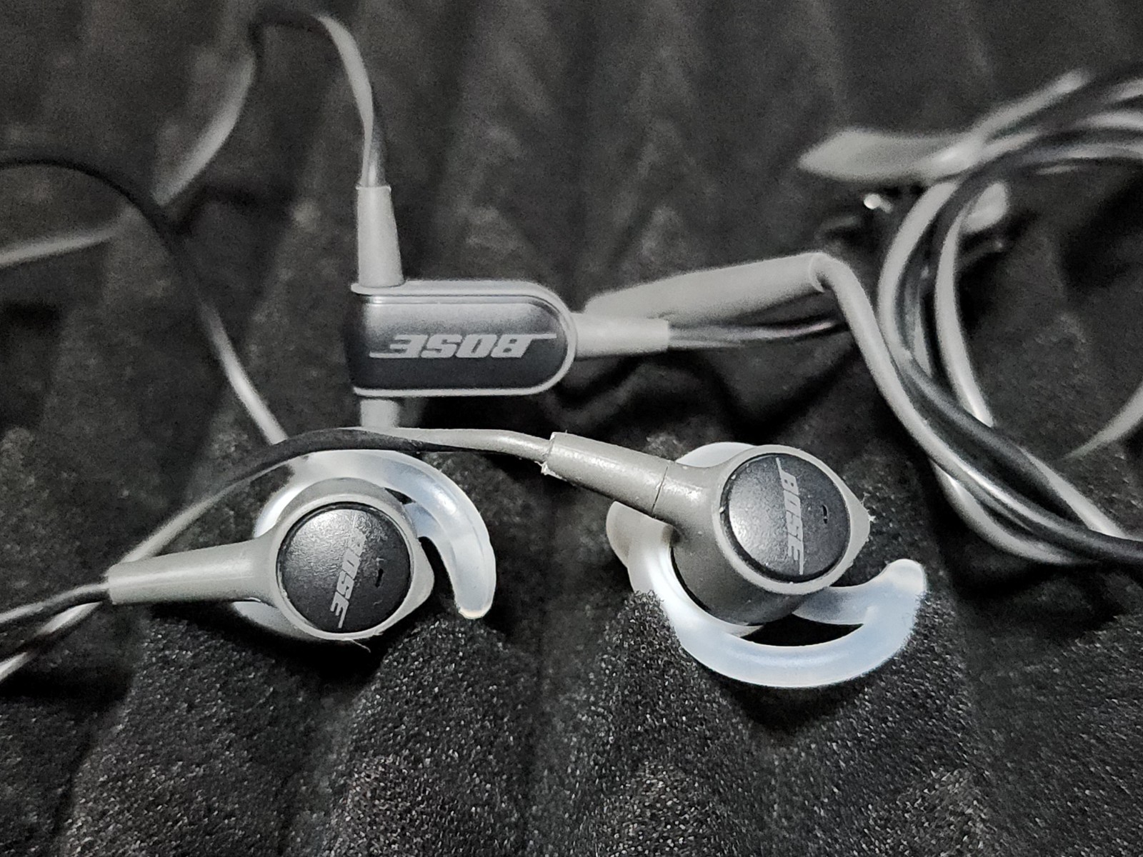Bose SoundTrue Ultra in-ear Headphones Headsets 3.5mm Jack- Charcoal Black Used