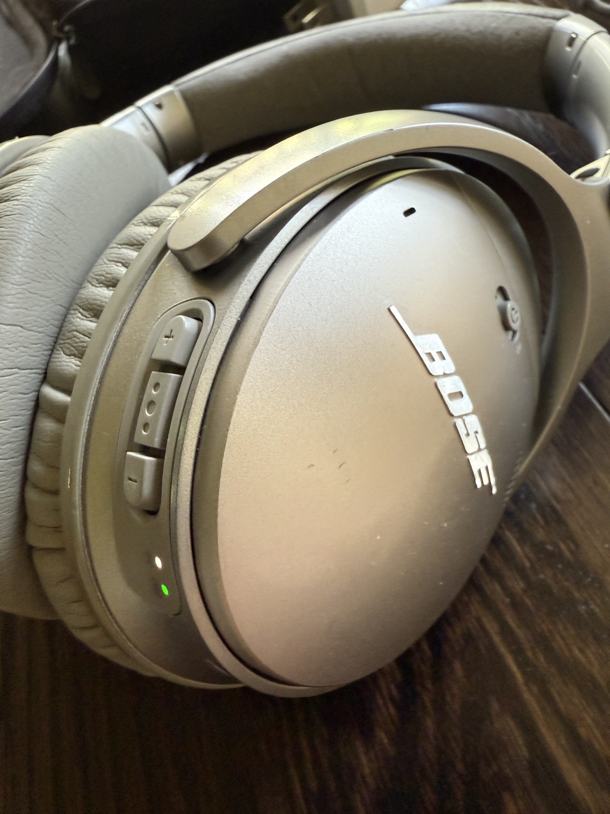 Bose QuietComfort 35 Over the Ear Wireless Headphones – Silver