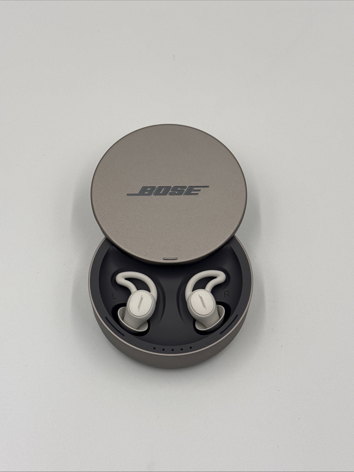 Bose Wireless Sleepbuds II Earbuds White with Charging Case Read Desc