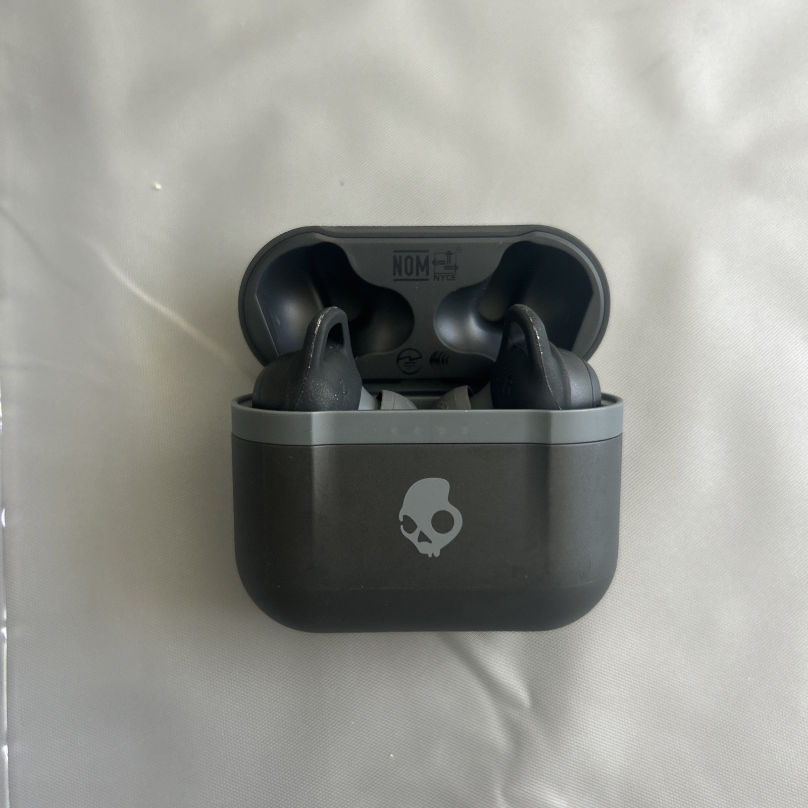 Skullcandy Indy Evo True Freedom Wireless Bluetooth Earbuds Treyarch Logo Case