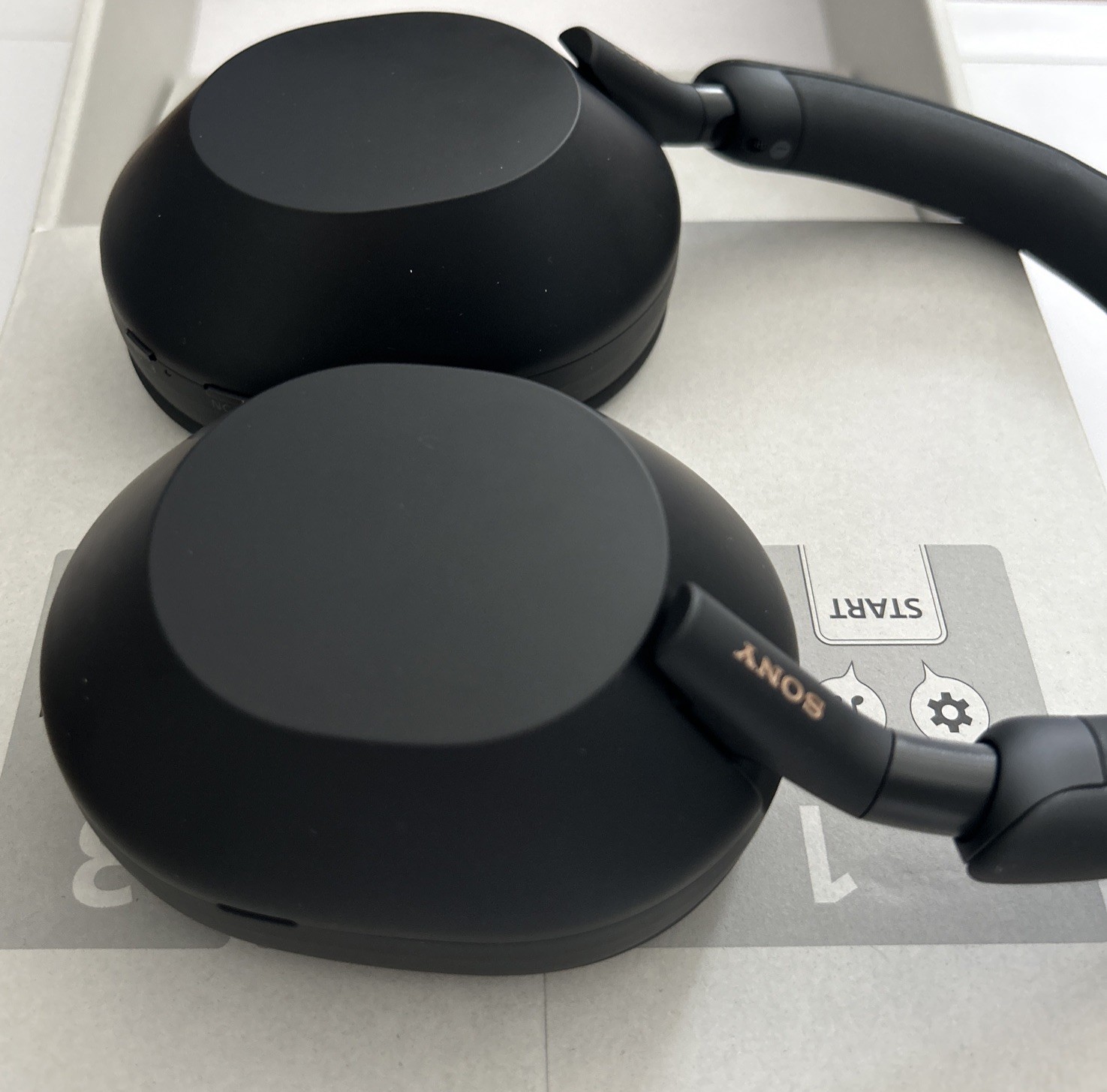 Sony WH1000XM5 SA Wireless Noise-Cancelling Over-the-Ear Headphones – Black VG