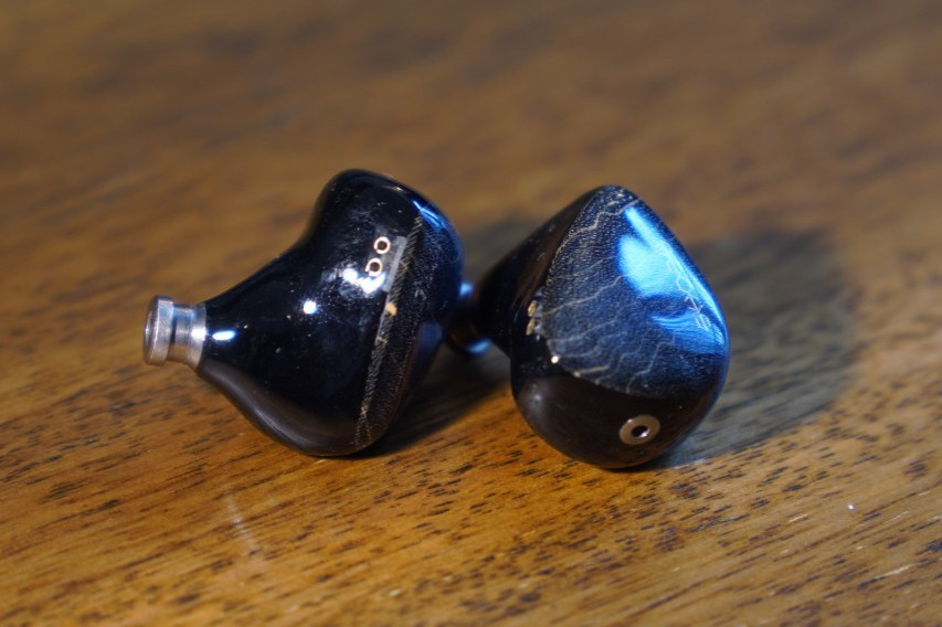 Shozy Form 1.4 Hybrid 5 driver IEM. Smooth analog sound