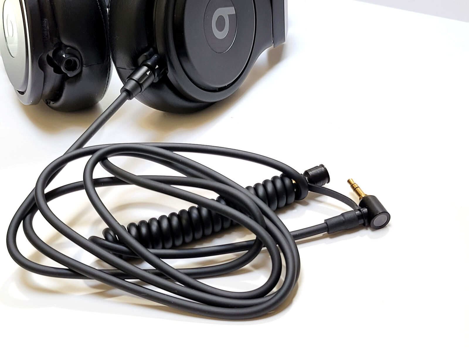 Coiled Audio Cable with Locking for BEATS PRO / DETOX Professional Headphones