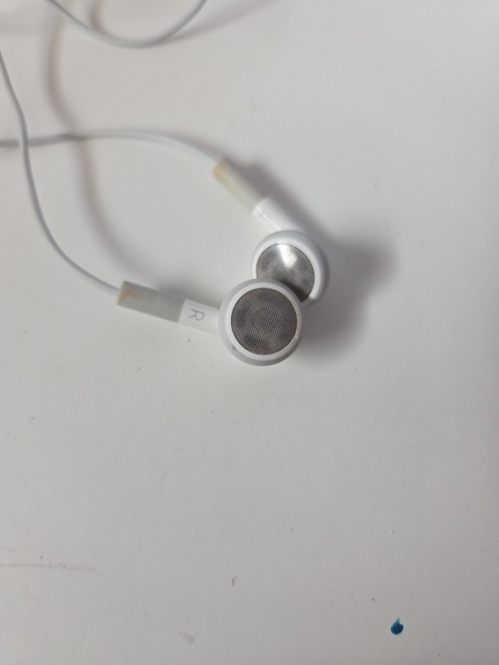 White Wired Portable 3.5mm Audio jack In-Ear Handfree Only