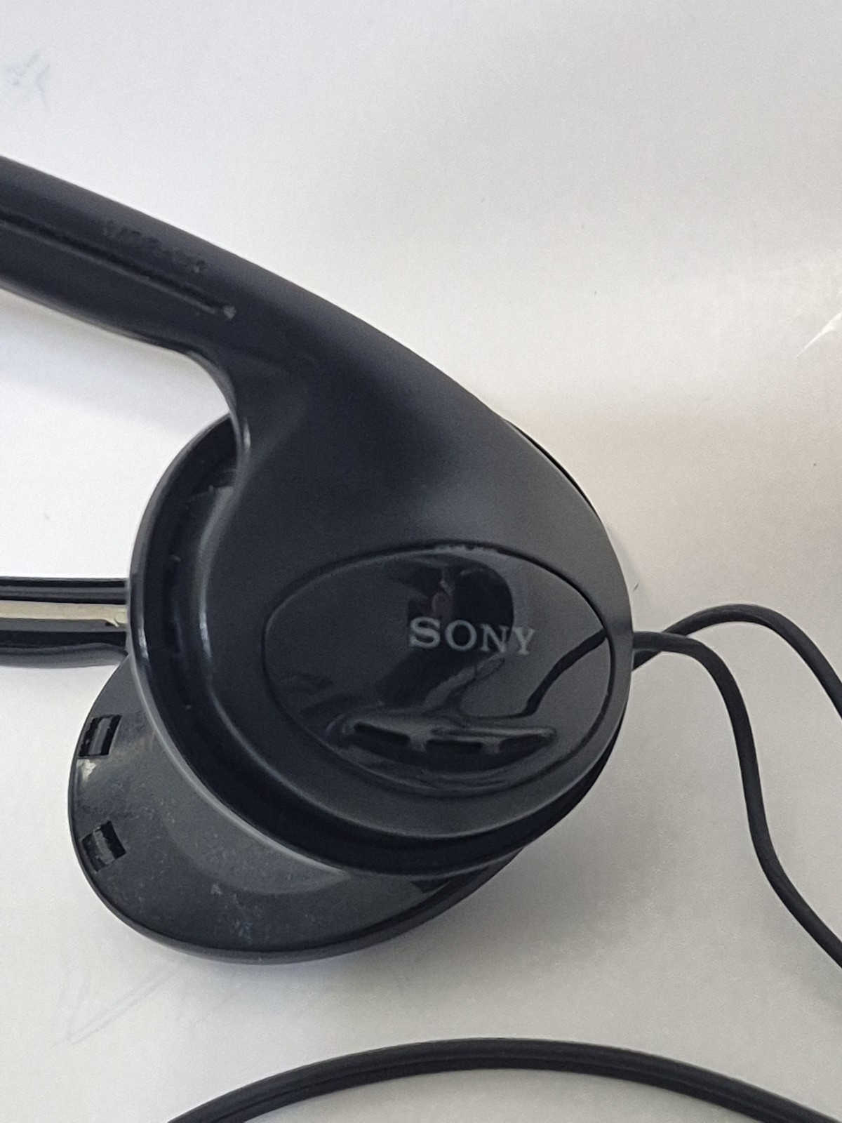 Sony MDR-013 On Ear Wired Headphones Need Cushioned Ear Pads Tested Work Fine