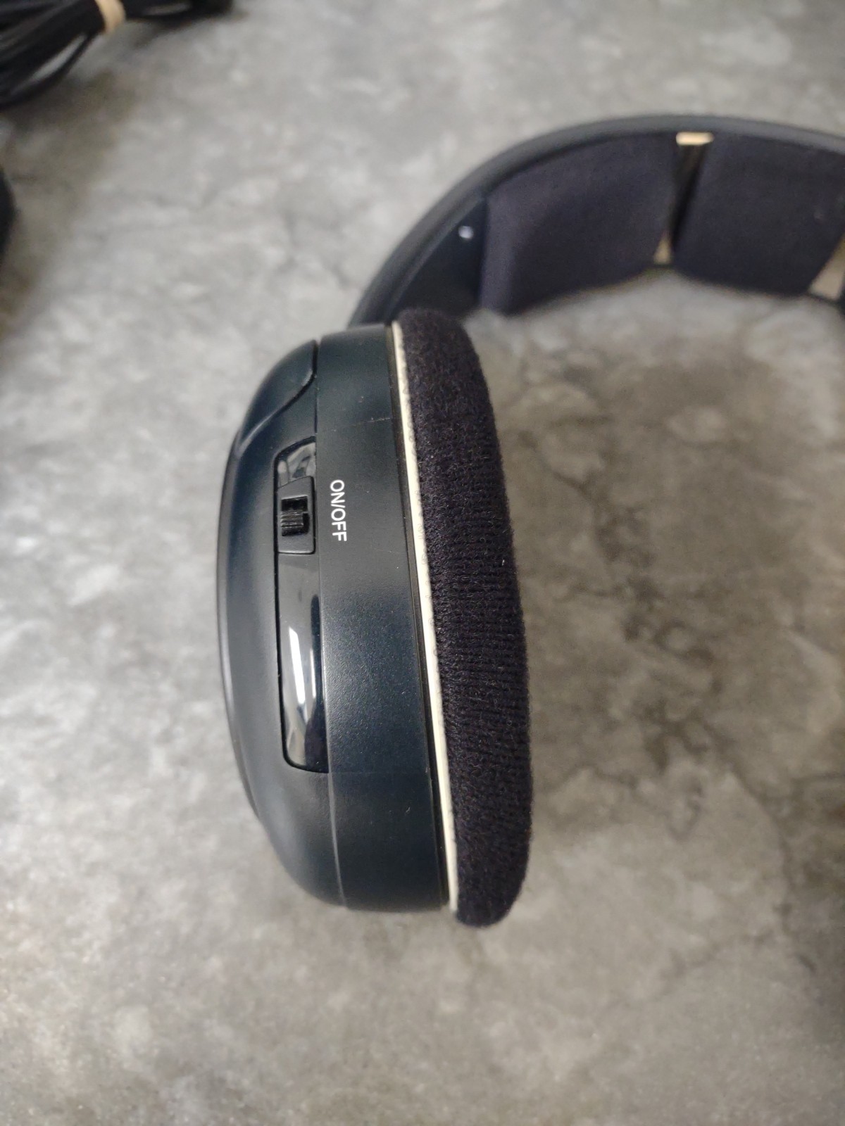 Sennheiser HDR 120 Wireless On-Ear Headphones with TR 120 Charging Base