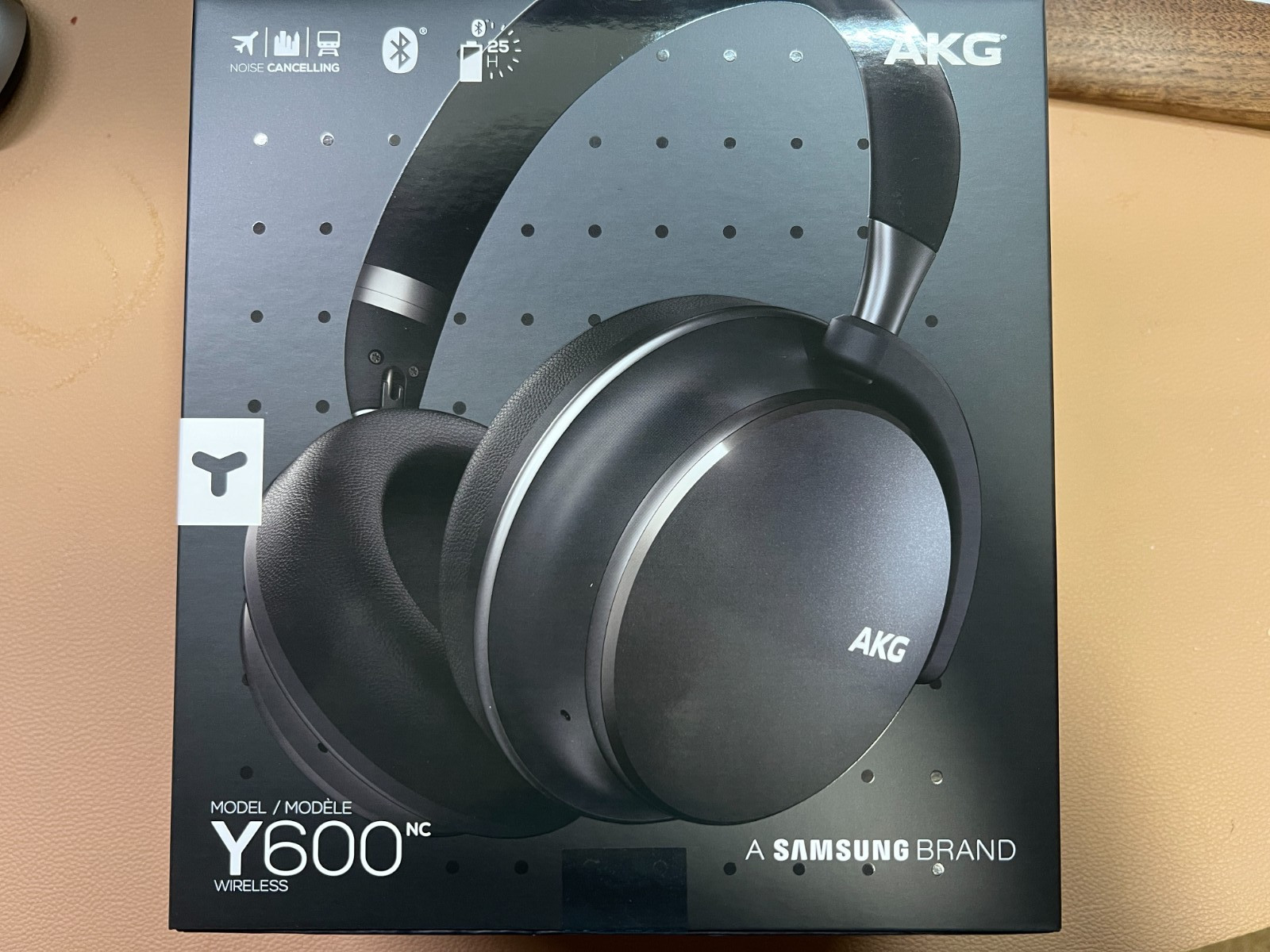 AKG Y600NC Noise Cancelling Bluetooth Headphones – Graphite Black