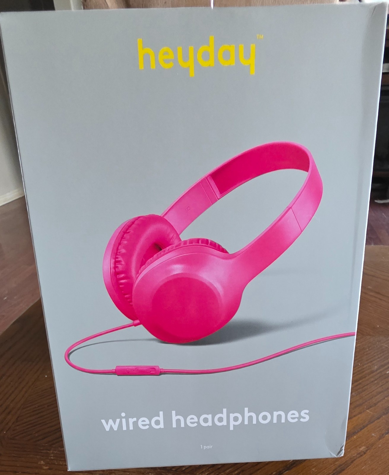 Heyday Wired Headphones Hot Pink Kids Teens Adults New in Box