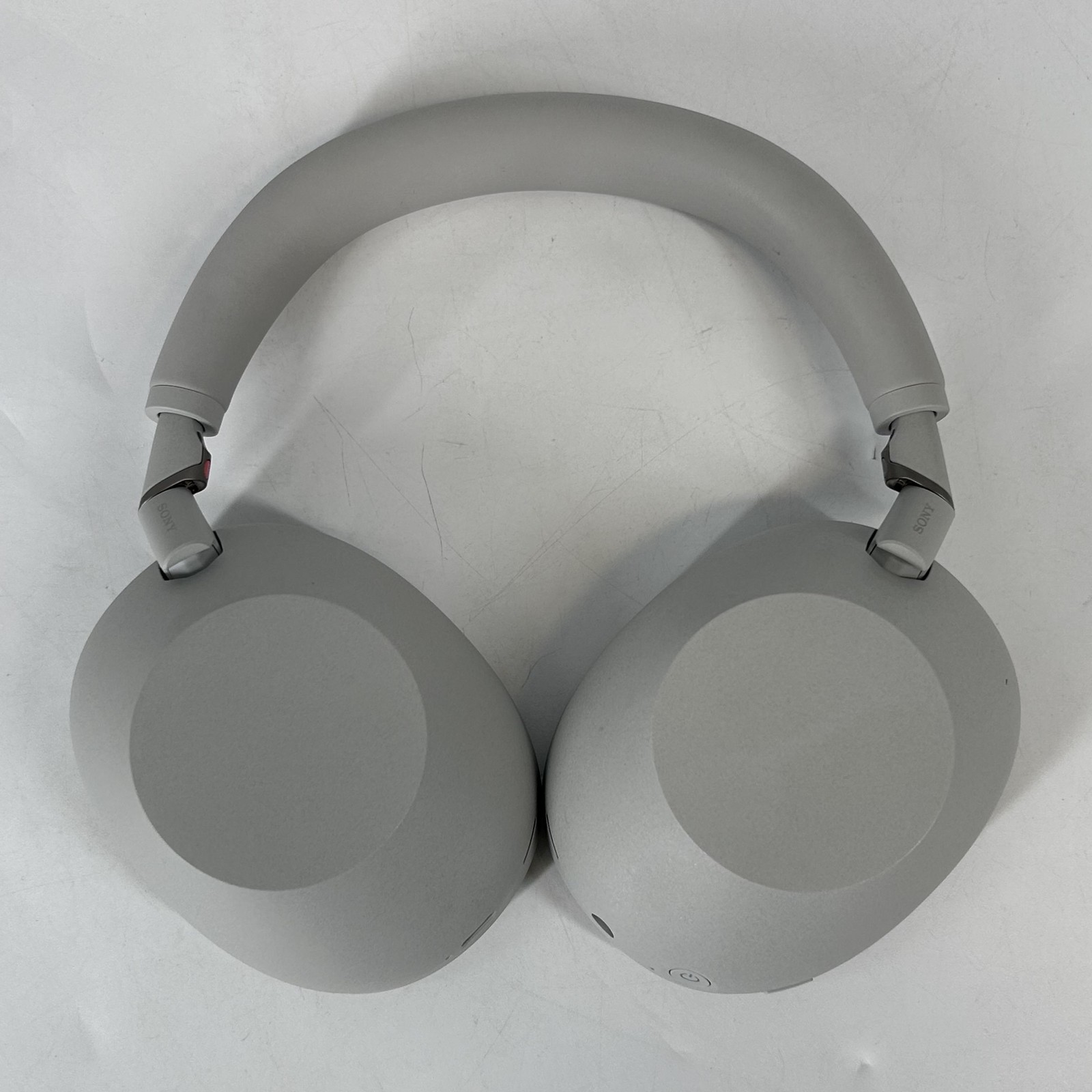 Sony WH-1000XM6 Headphones Platinum Silver w/ Case/Charger – Excellent