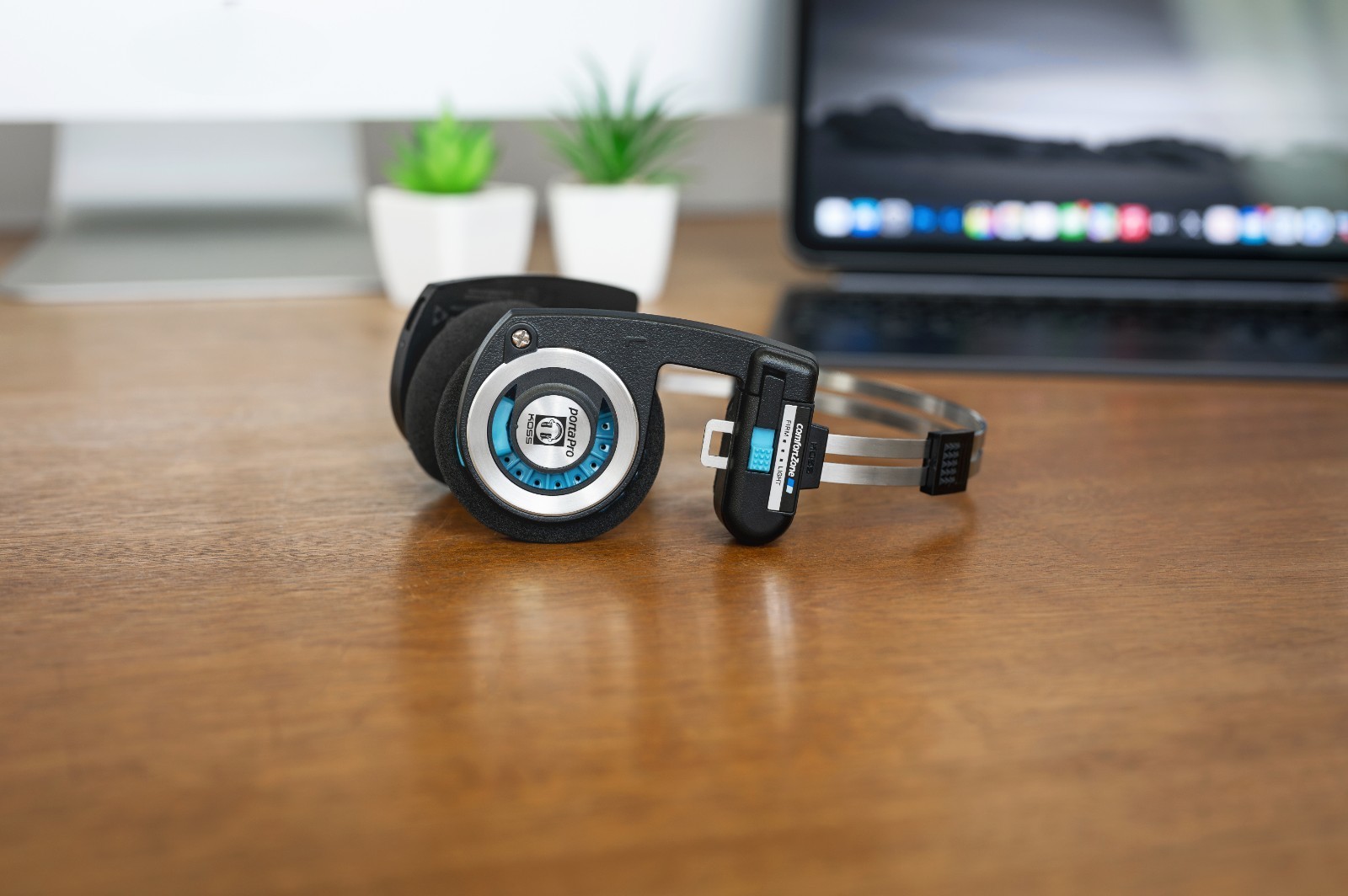 KOSS Porta Pro Wireless – Legendary 1984 Sound – Retro Audiophile Headphones