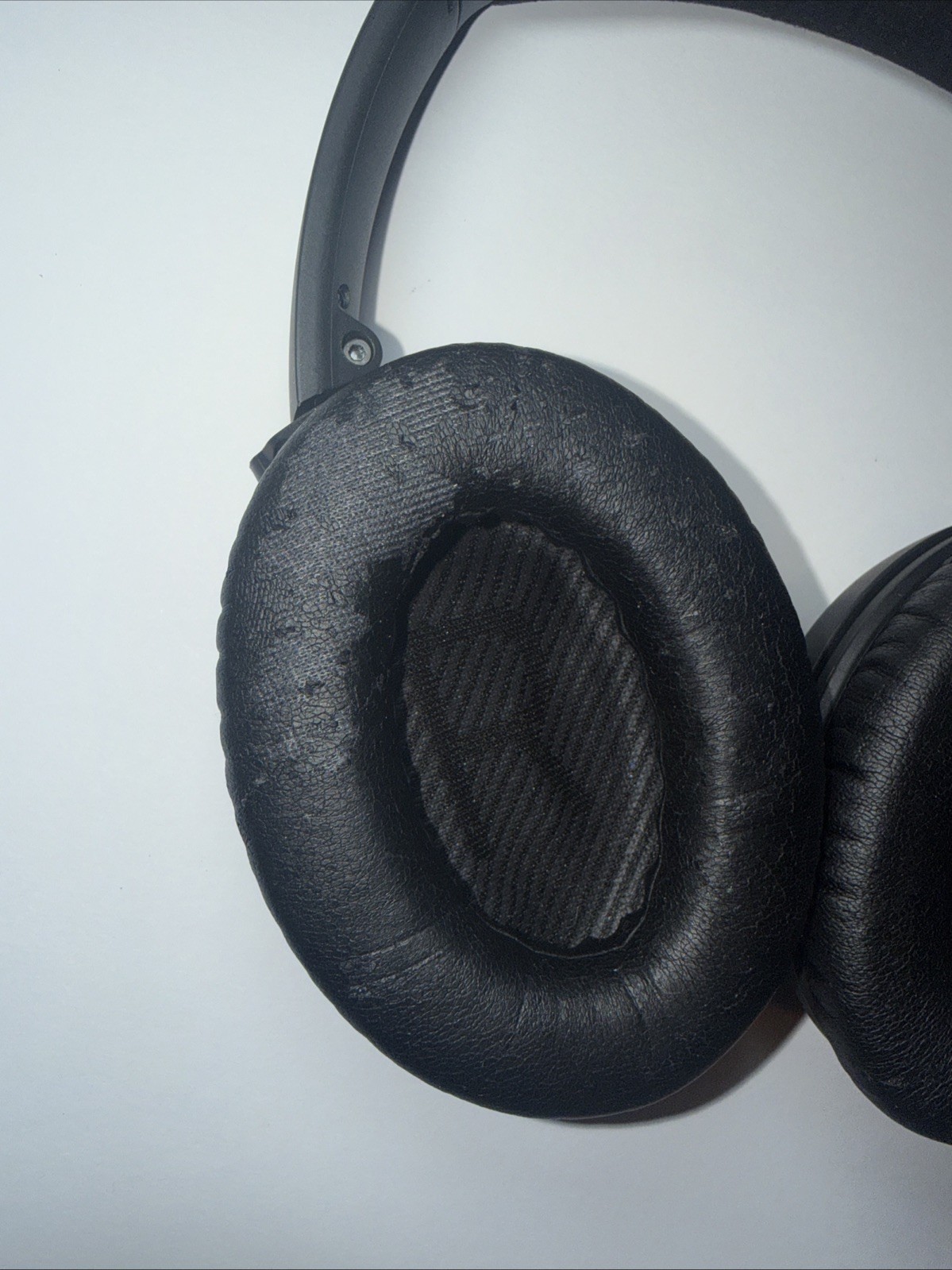 Bose QuietComfort 35 Wireless Noise Cancelling Headphones – Series I – Black