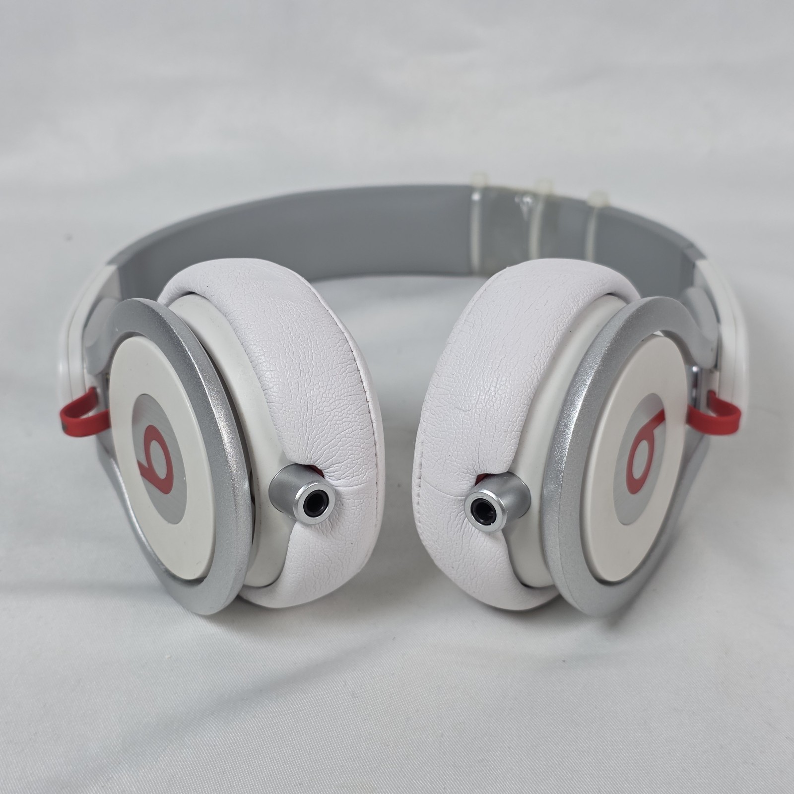 Beats Mixr DJ Headphones – White – Broken but work *Headphones Only*