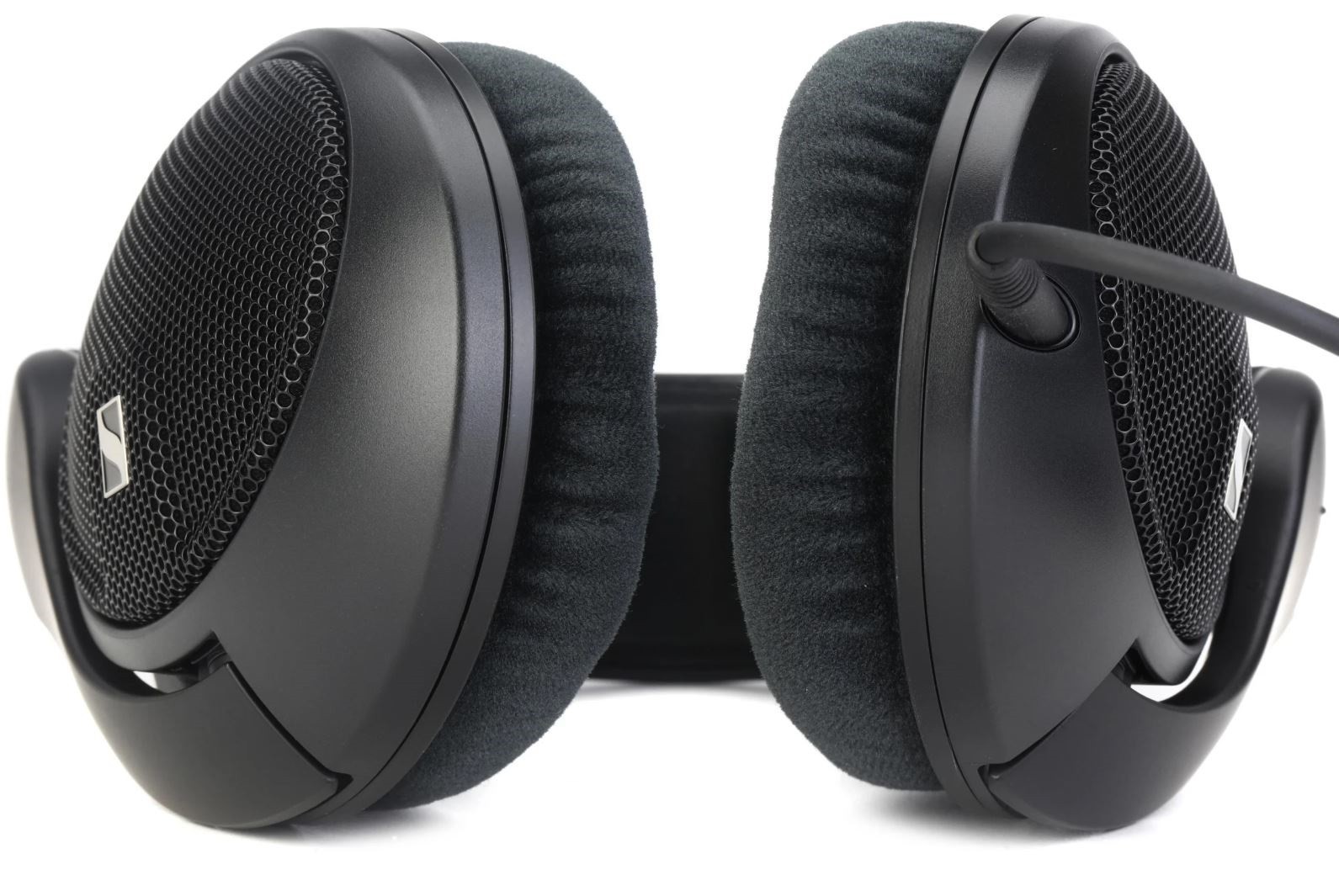 Sennheiser HD 560S Wired Over-the-Ear Audiophile Headphones – Brand New Sealed