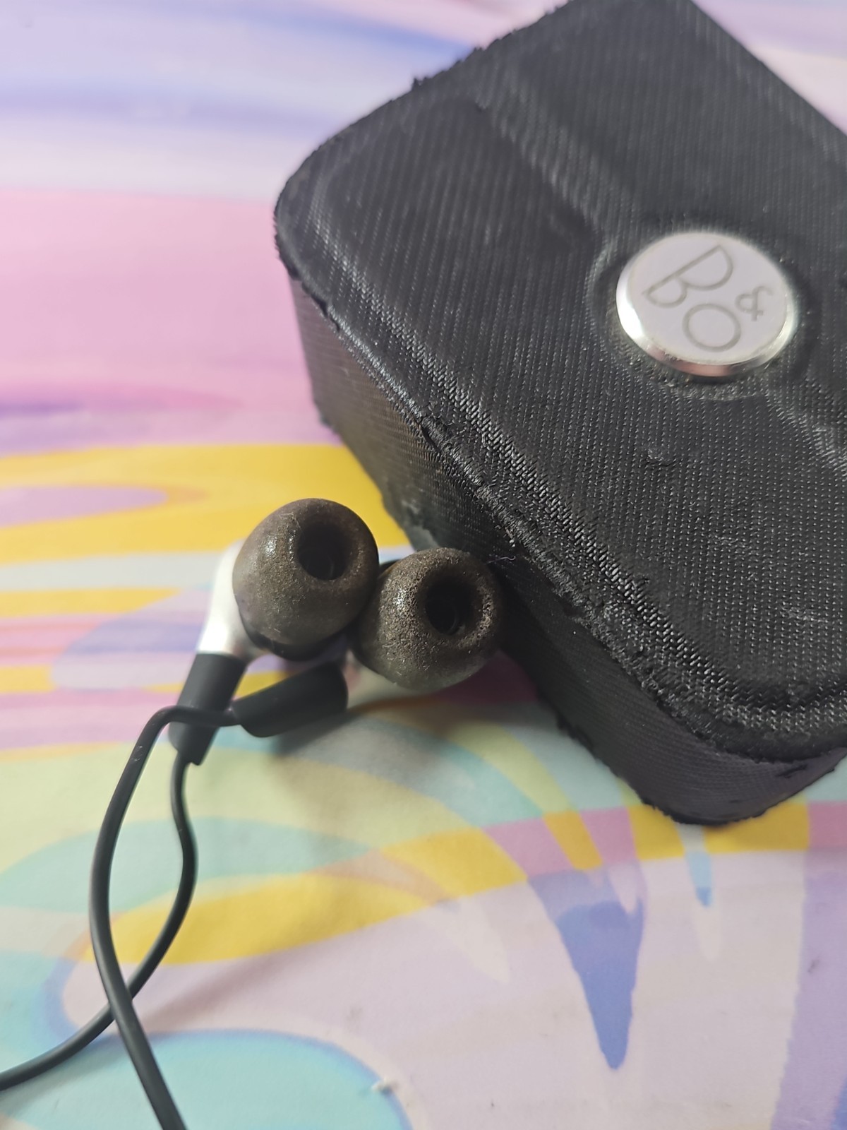 Bang & Olufsen Beoplay H3 Noise Cancelling Earbuds/Wired Headphones, Black wCase