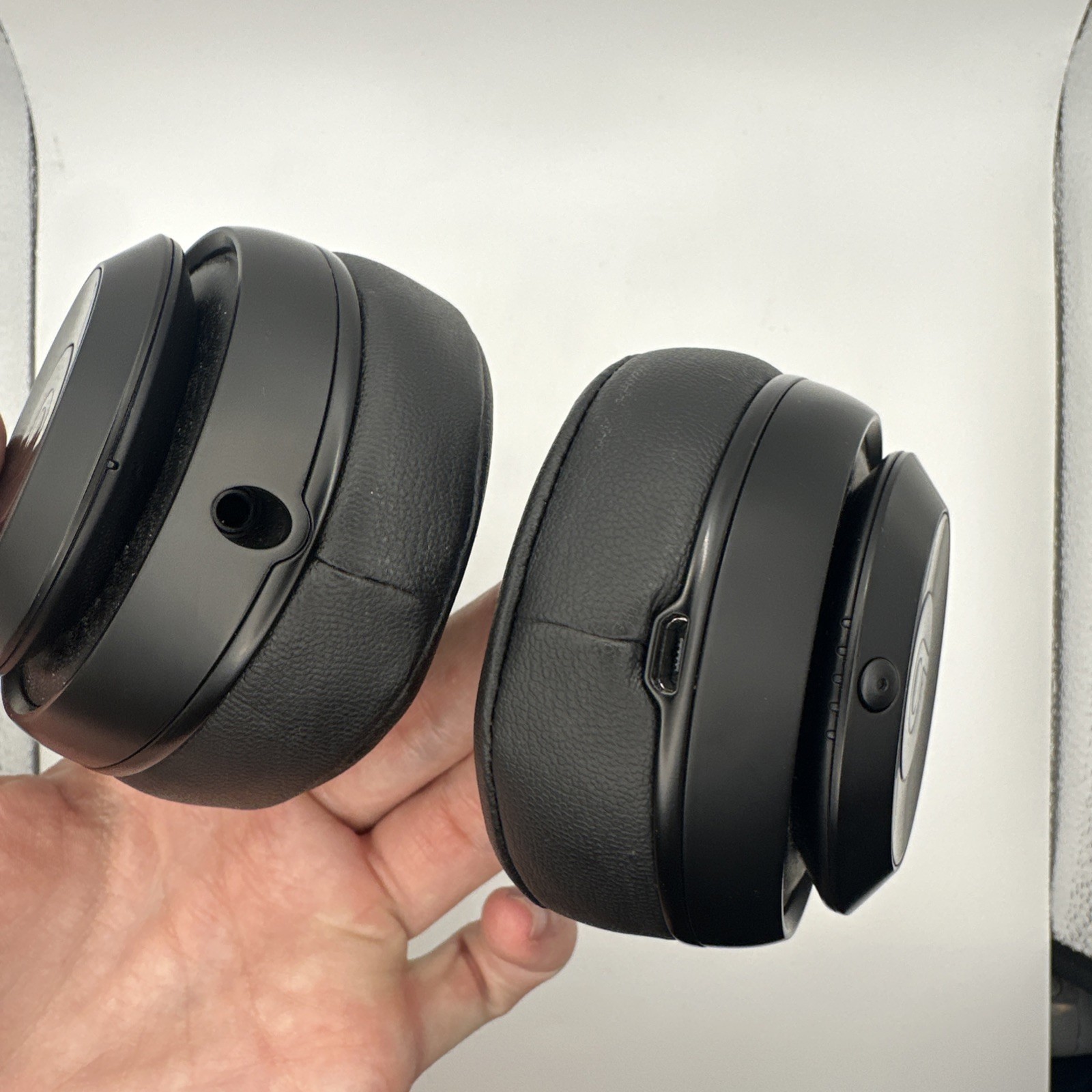 Beats by Dr. Dre Studio3 Bluetooth On Ear Wireless Headphones – Black