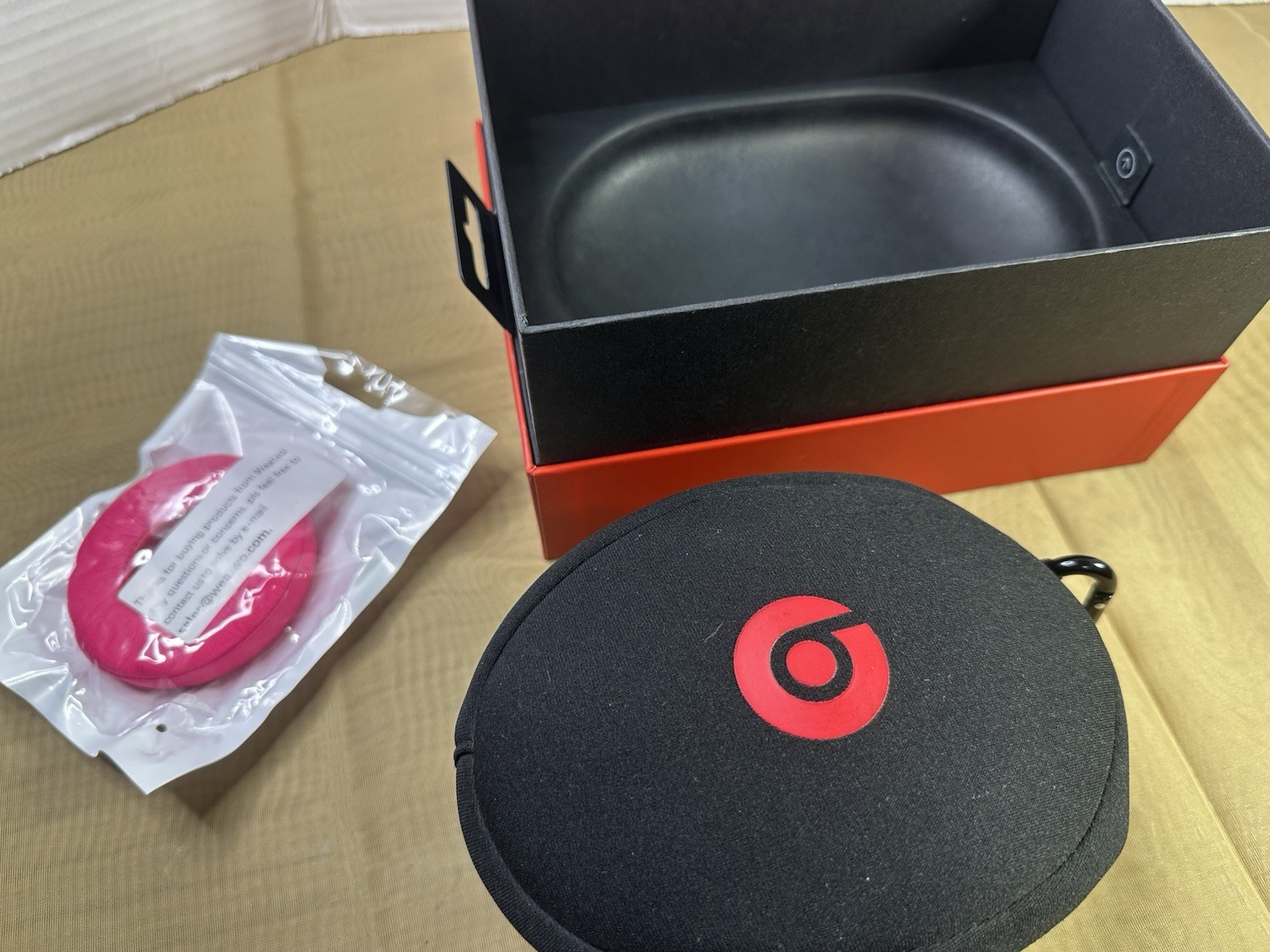 Beats by Dr. Dre Solo 2 Wired On-Ear Headphones Model B0518 Pink Tested w/ Case