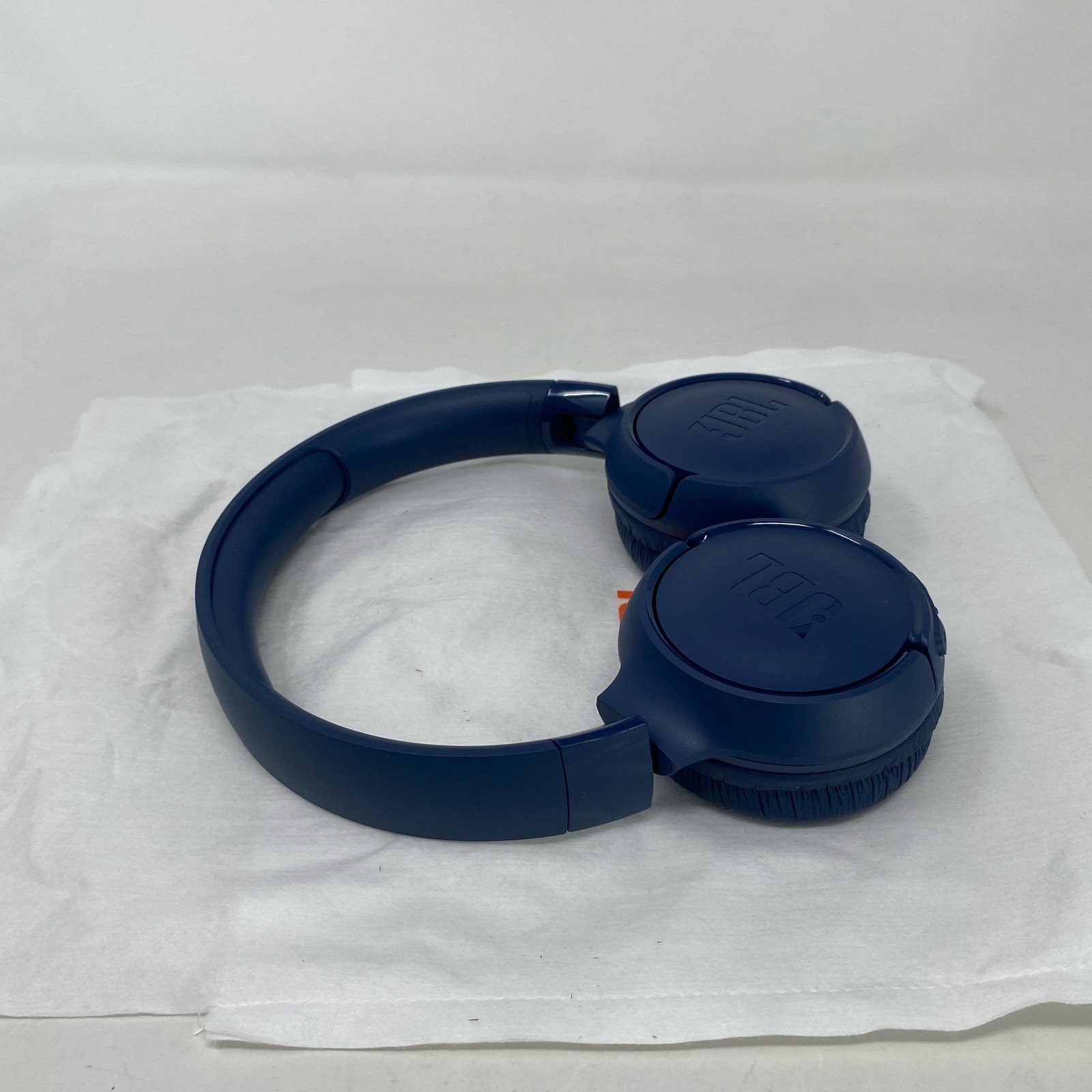 JBL Tune 520BT Wireless On-Ear Headphones Blue No USB-C Cable