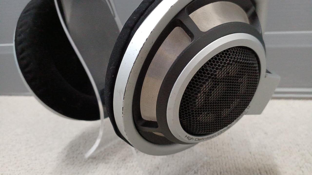 Sennheiser HD800 Reference Headphones – Open-Back, Made in Germany