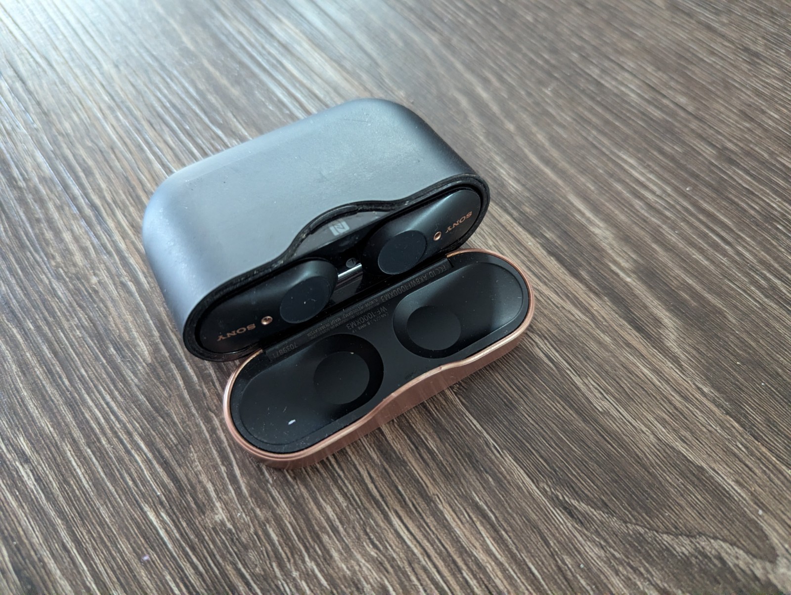 Sony WF-1000XM3 Wireless Noise Cancelling Earbuds – Black (with extra ear tips)