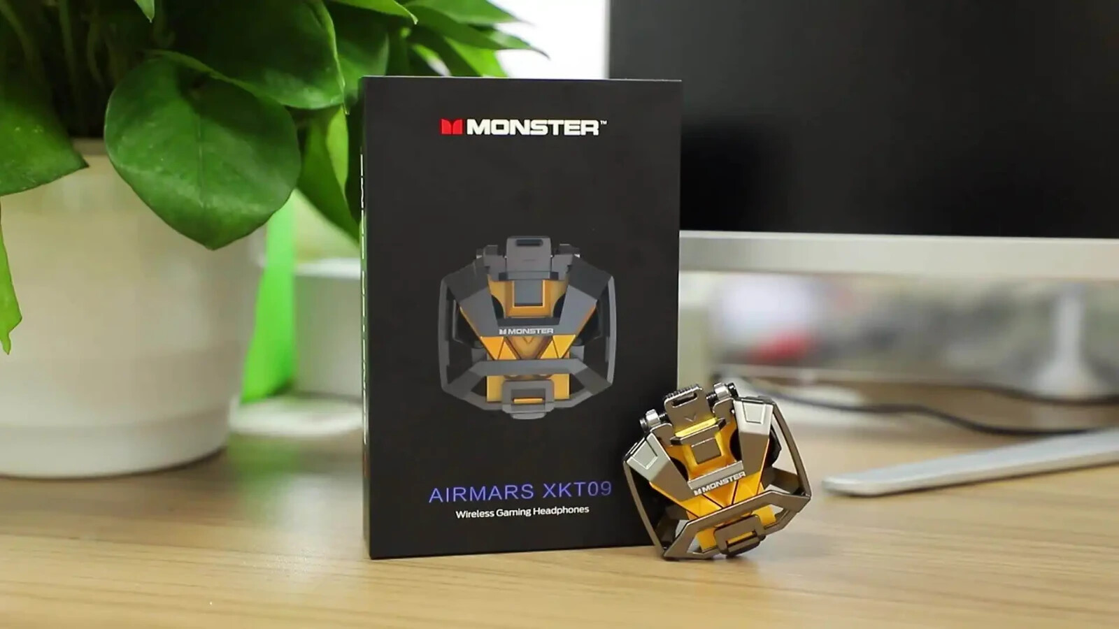 Monster AirMars XKT09 Wireless Gaming Headphones w/ Bluetooth, Yellow – NEW!