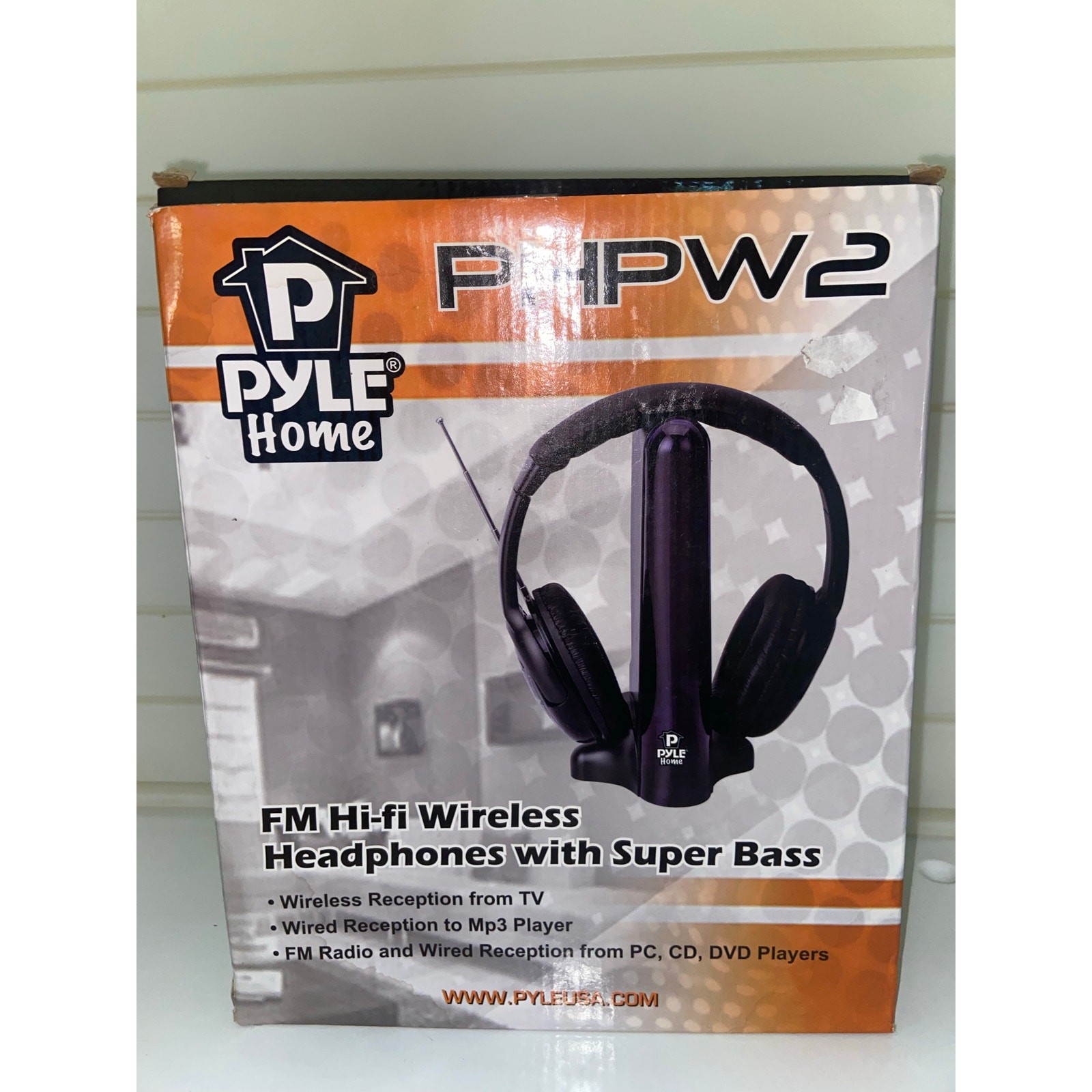 Pyle Home PHPW2 FM Hi Fi Wireless Headphones with Super Bass (E)