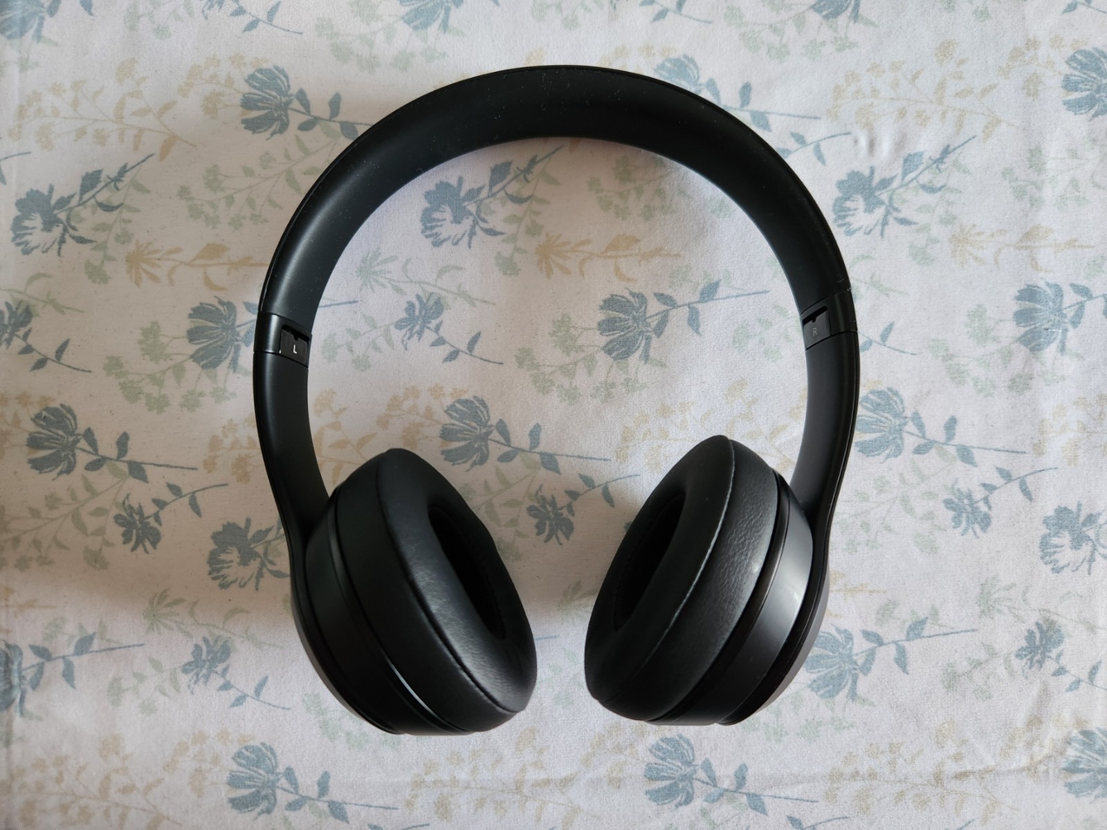 Beats by Dr. Dre Solo3 Over the Ear Headphones – Gloss Black (Free Shipping)
