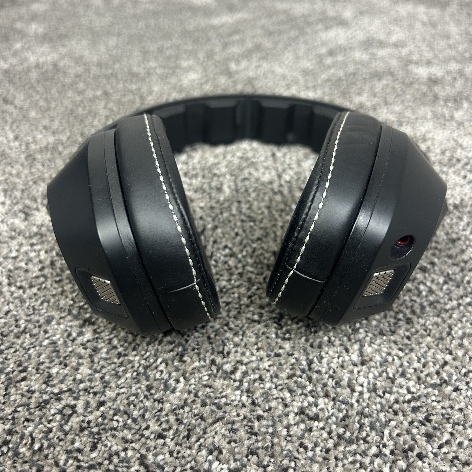 skullcandy headphones crusher Black Over the Head Wired with Carrying Sleeve