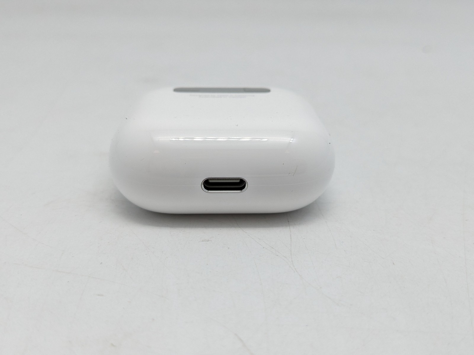Apple AirPods 4 MXP63LL/A Earbuds w/ Charging Case | White | A3050 A3053 A3058