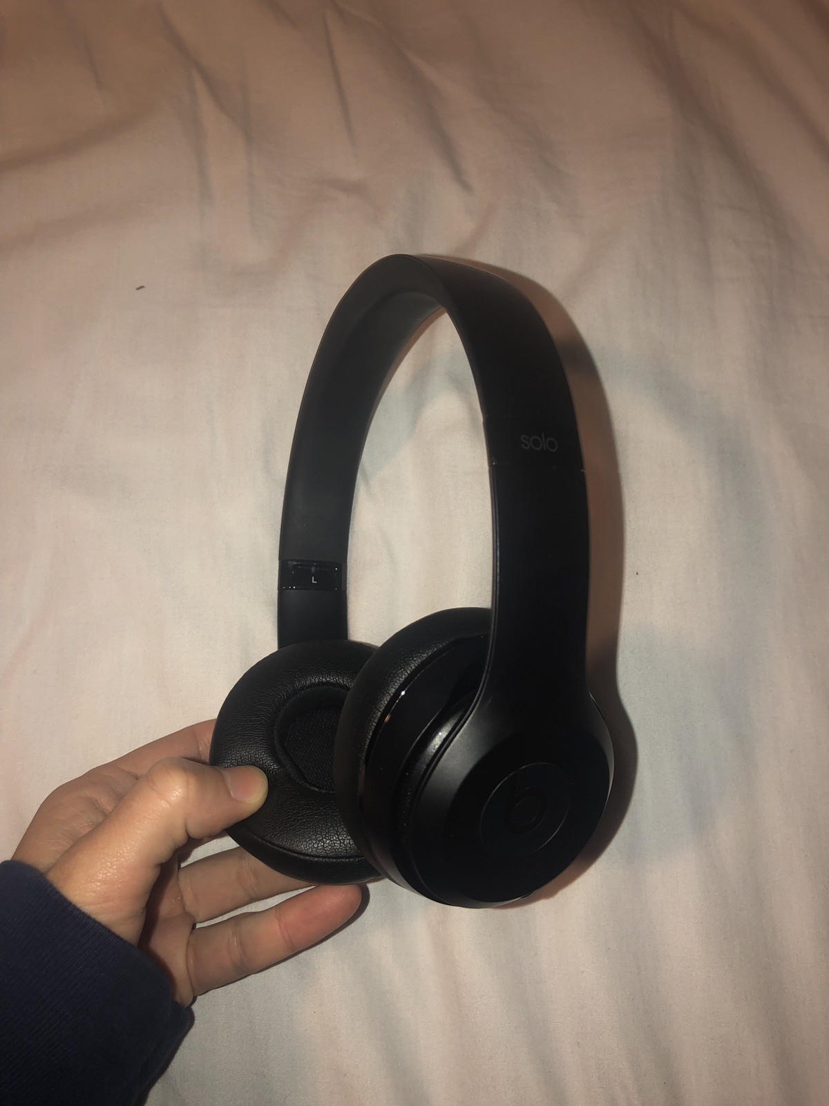 Beats by Dr. Dre Solo3 Wireless Over the Ear Headphones – Gloss Black