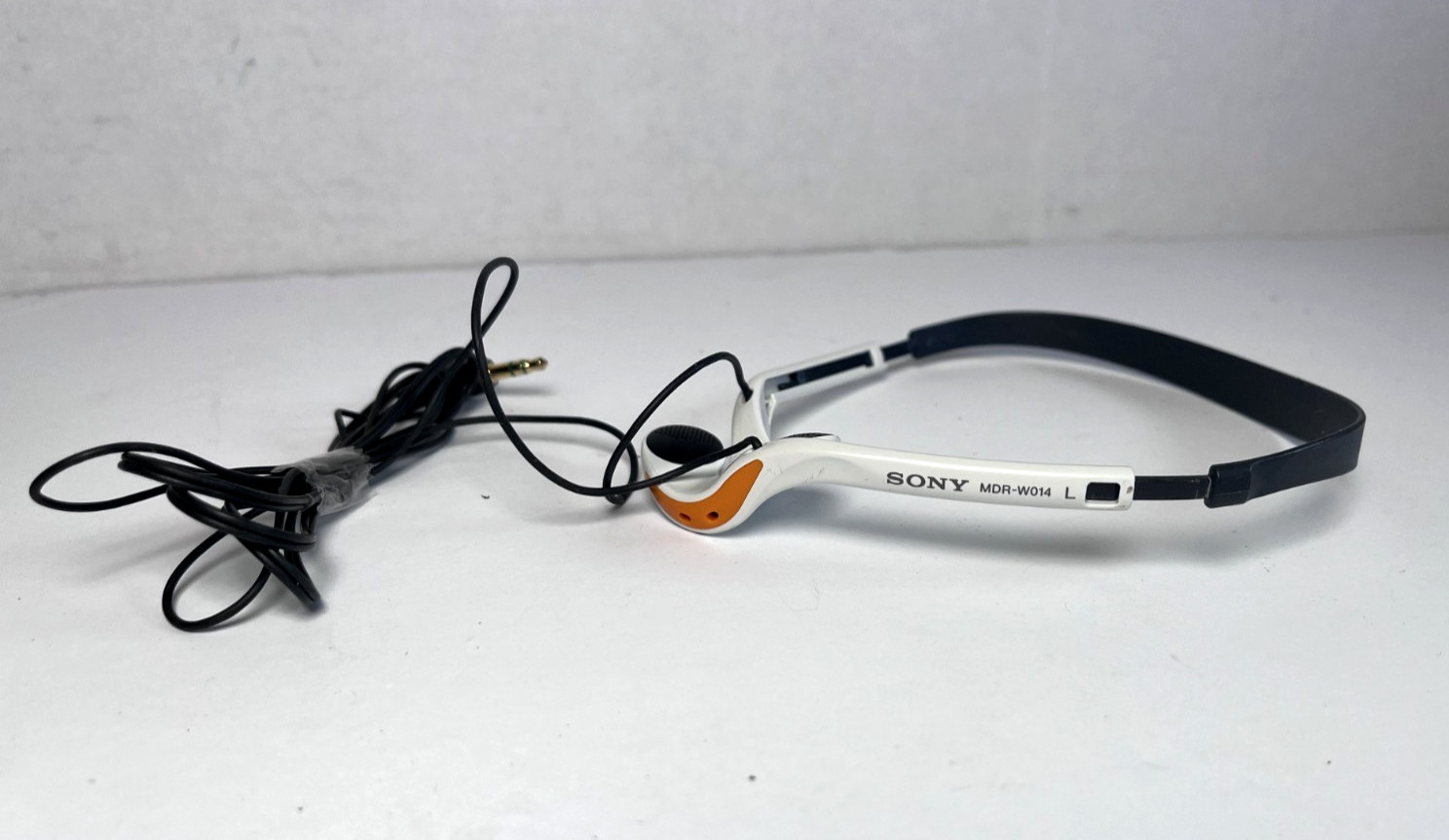 Sony MDR-W014 in-Ear Headphones White Orange Vintage Sports Walkman Vintage
