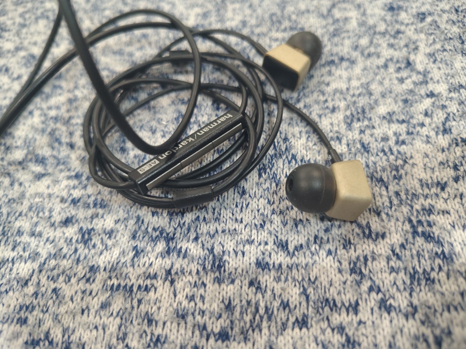 AE-S Harman Kardon In-Ear Headphones With Mic Tested & Working Excellent