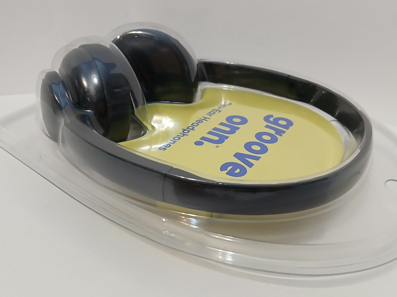 Groove Onn. On-Ear Headphones NEW! Lightweight Adjustable Aux 3.5mm cable 4 Ft.