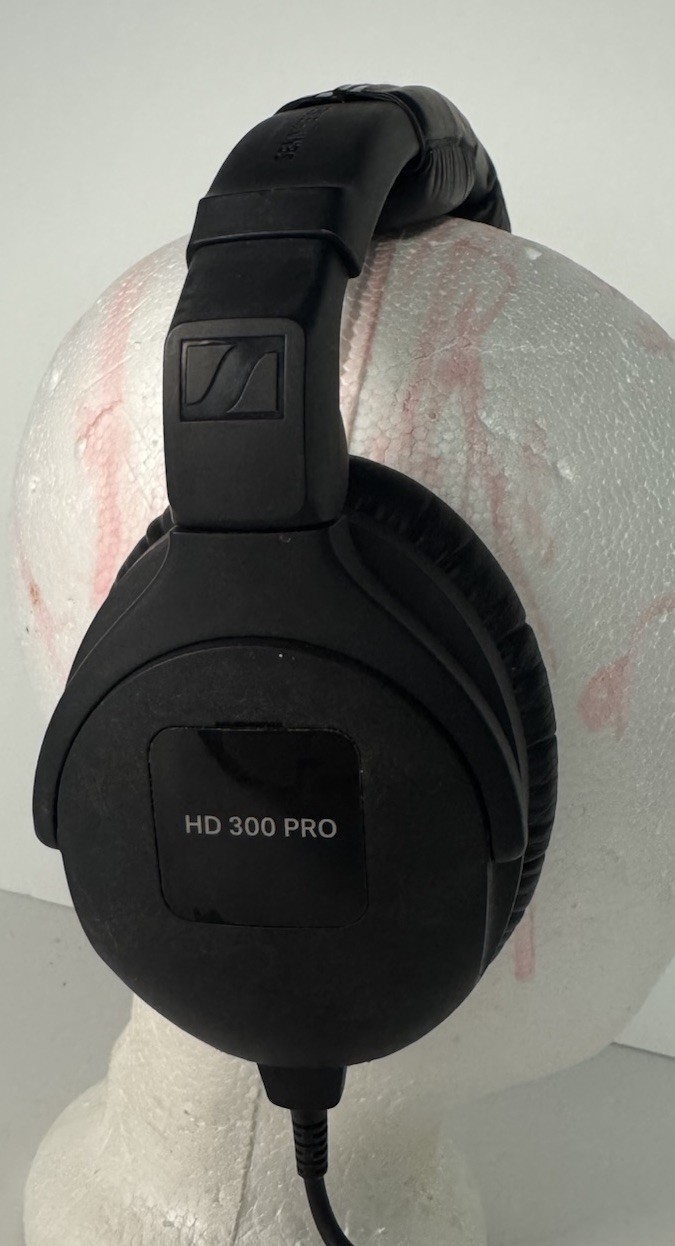 Sennheiser HD 300 PRO Headphones – TESTED