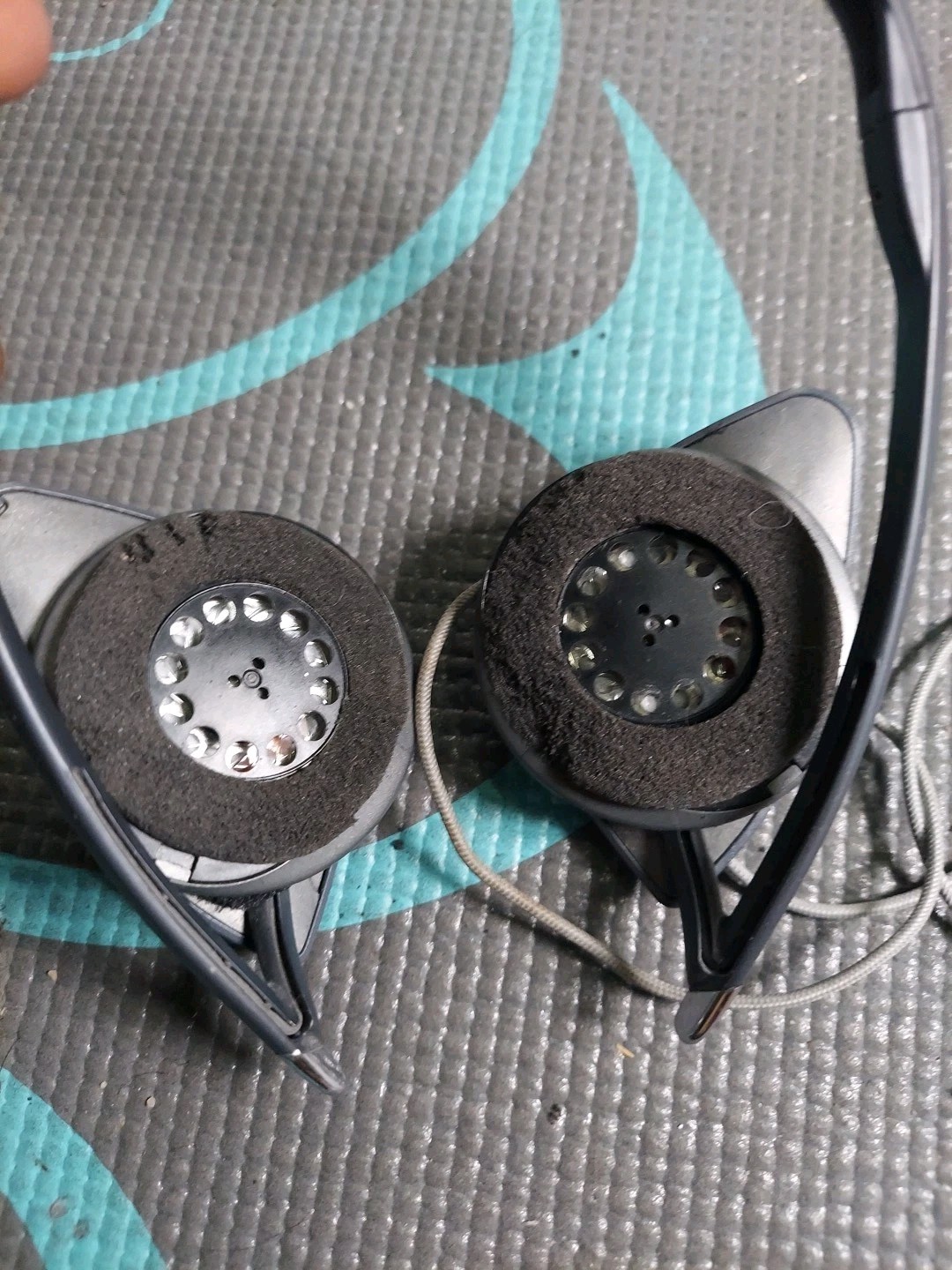 Sony Headphones, Model MDR-G94NC, Retractable.Tested.