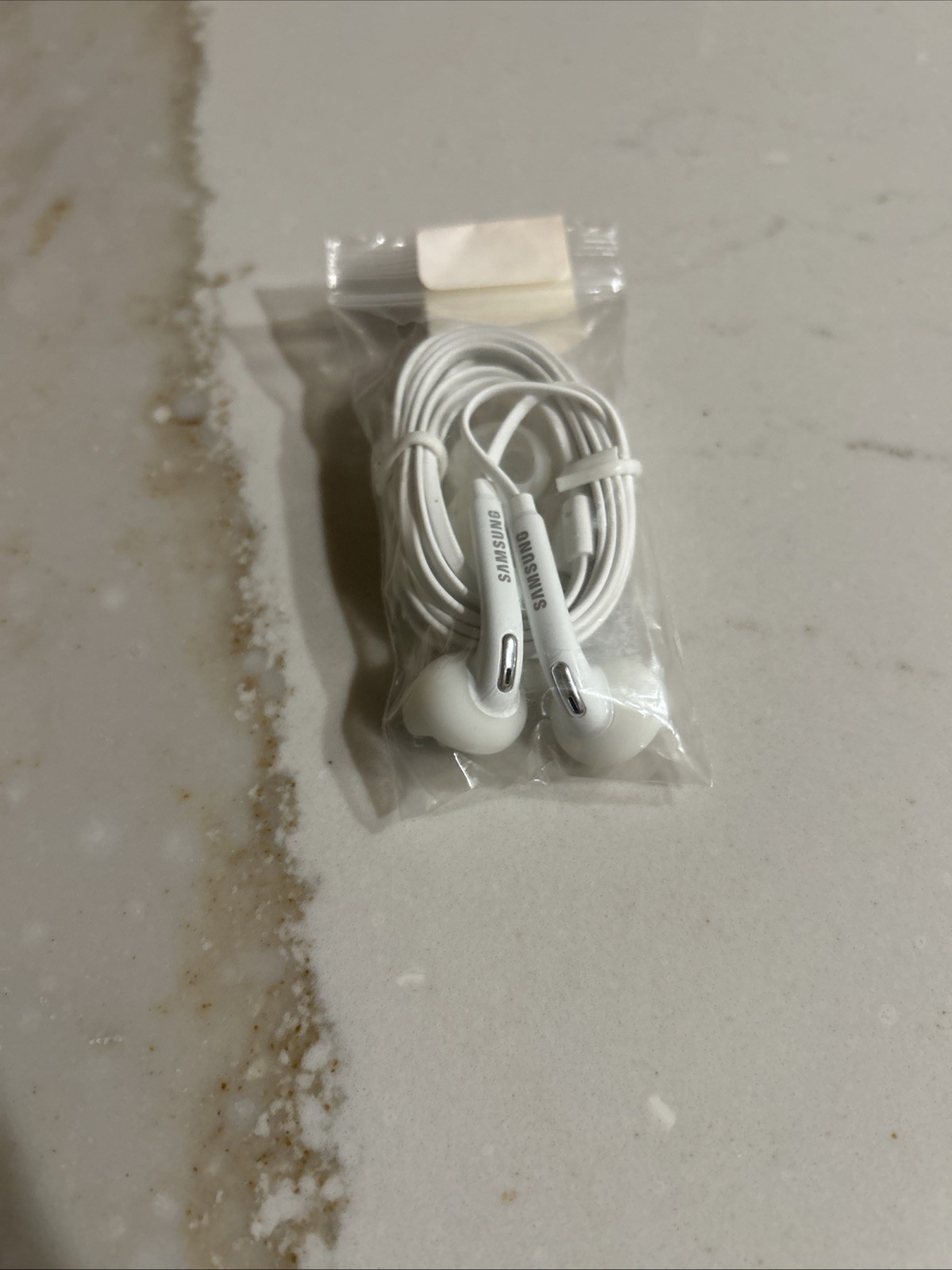 Samsung Cellphone Earphones Earbuds Microphone 3.5MM EO-EG920LW New