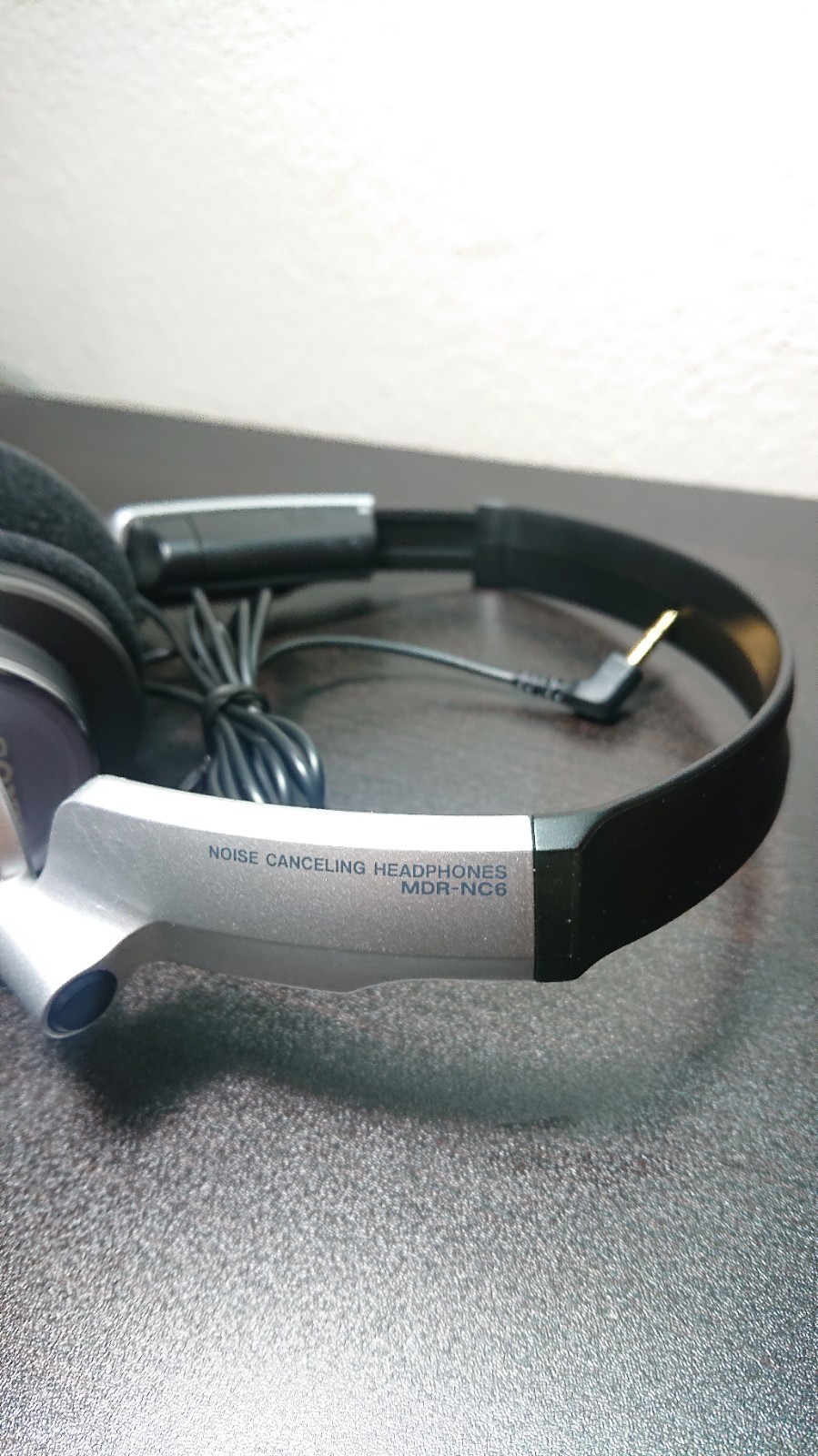 Vintage SONY MDR-NC6 Noise Canceling Headphones ( WORKING Needs Ear Pads)