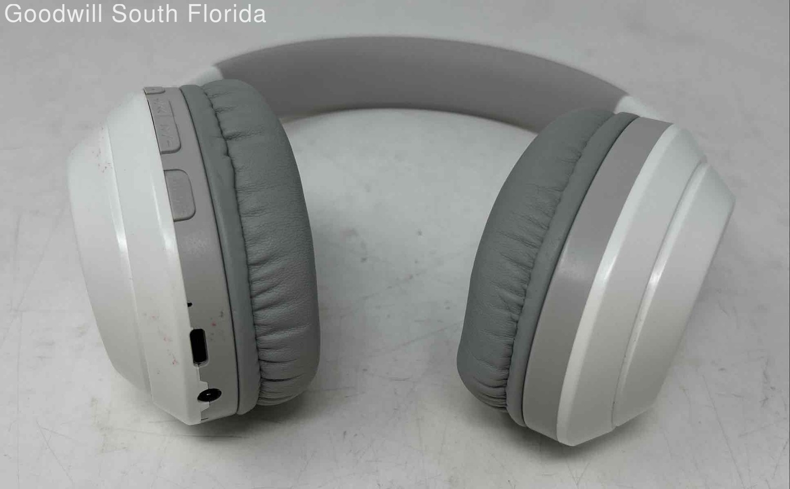 Lenovo White Wireless Adjustable Headband Over Ear Headphone Not Tested NCL