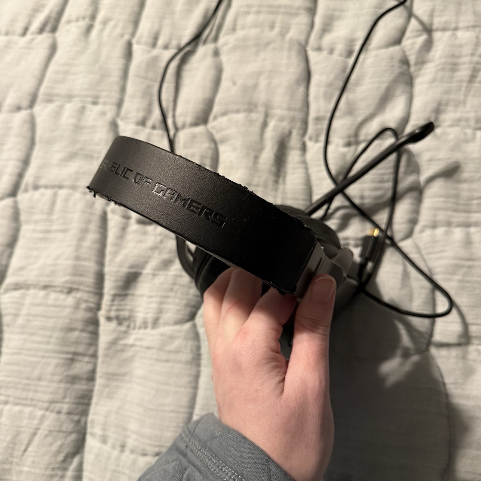 ASUS Headphones Wired – On Ear – See Description And Photos