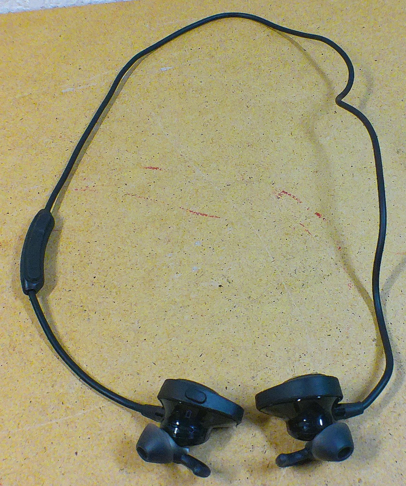 Bose SoundSport, Wireless Earbuds, Sweatproof Bluetooth Headphones for Sports